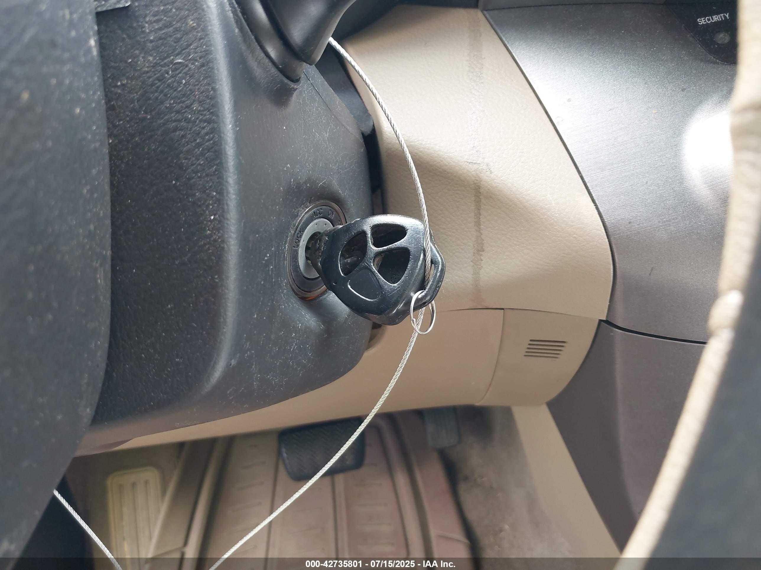 TOYOTA RAV4 image 11