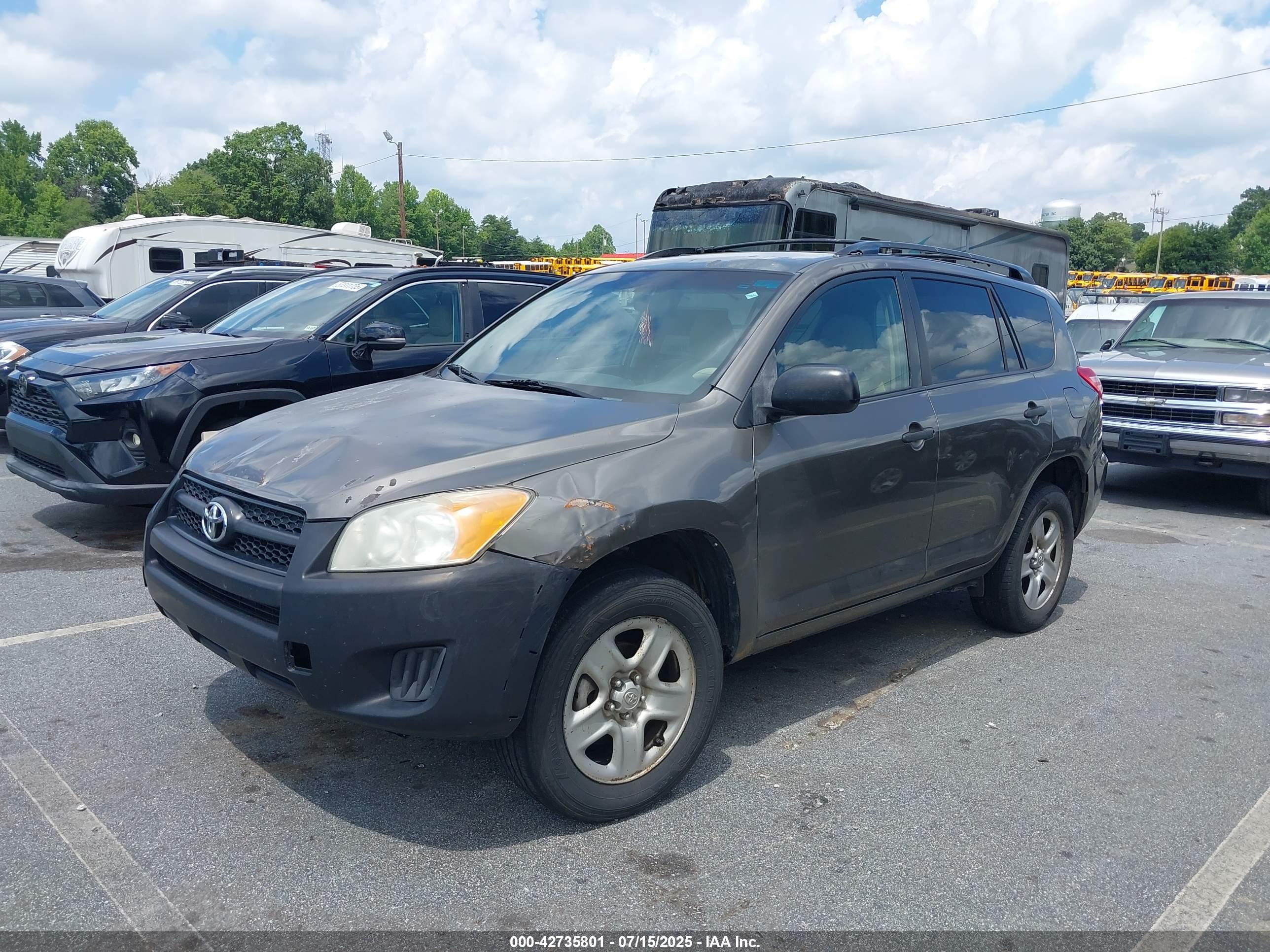 TOYOTA RAV4 image 2
