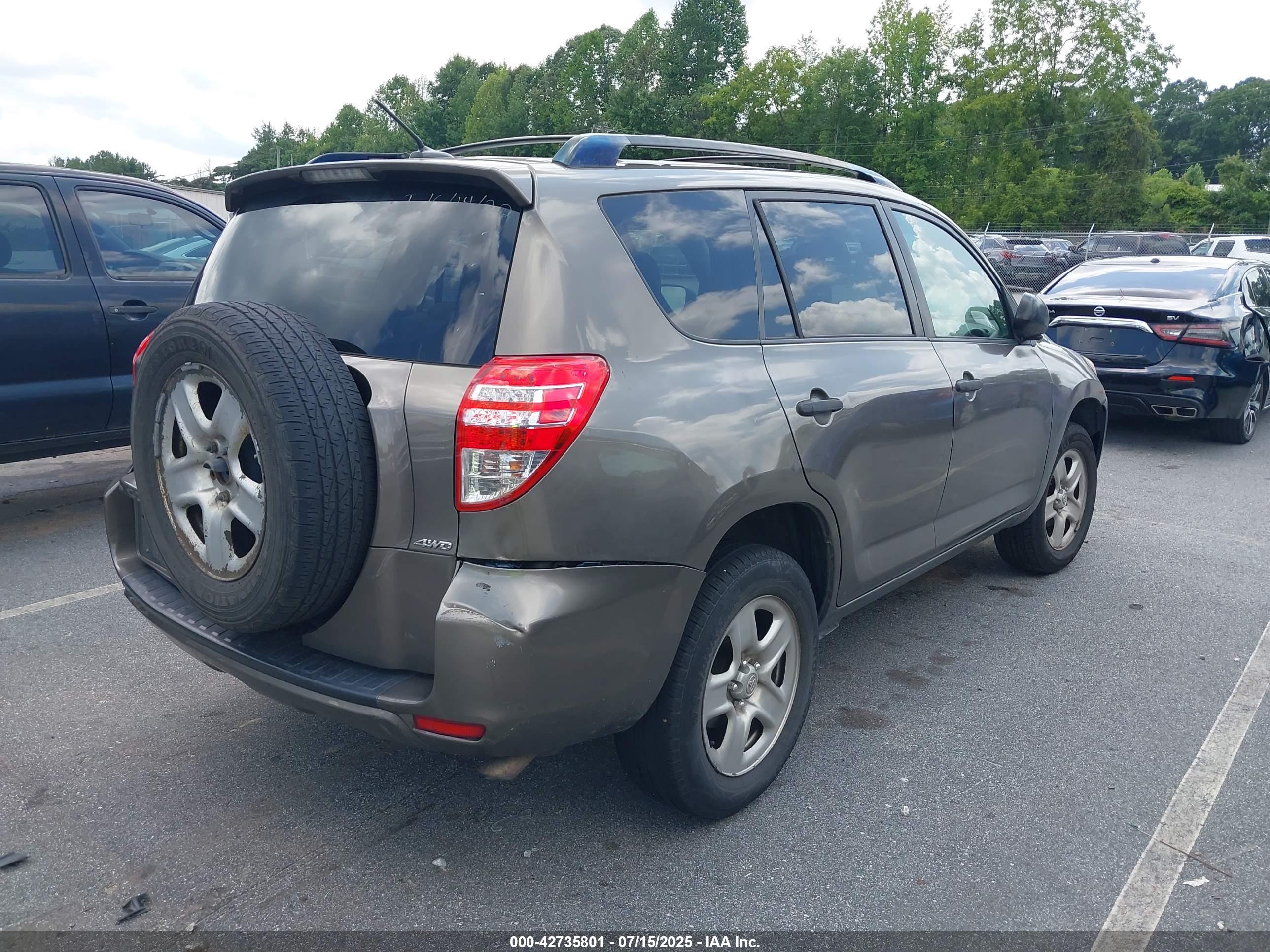 TOYOTA RAV4 image 4