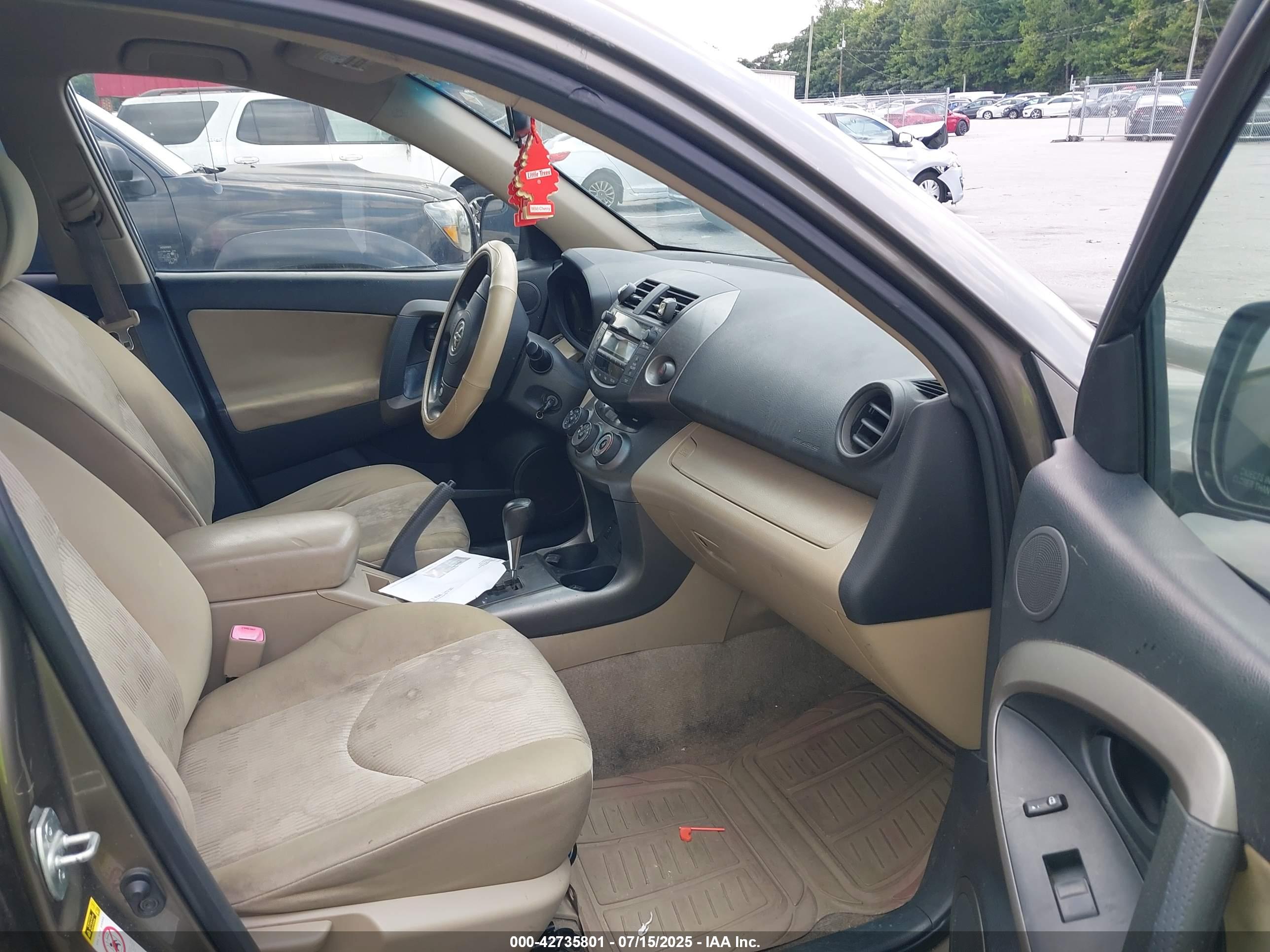 TOYOTA RAV4 image 5