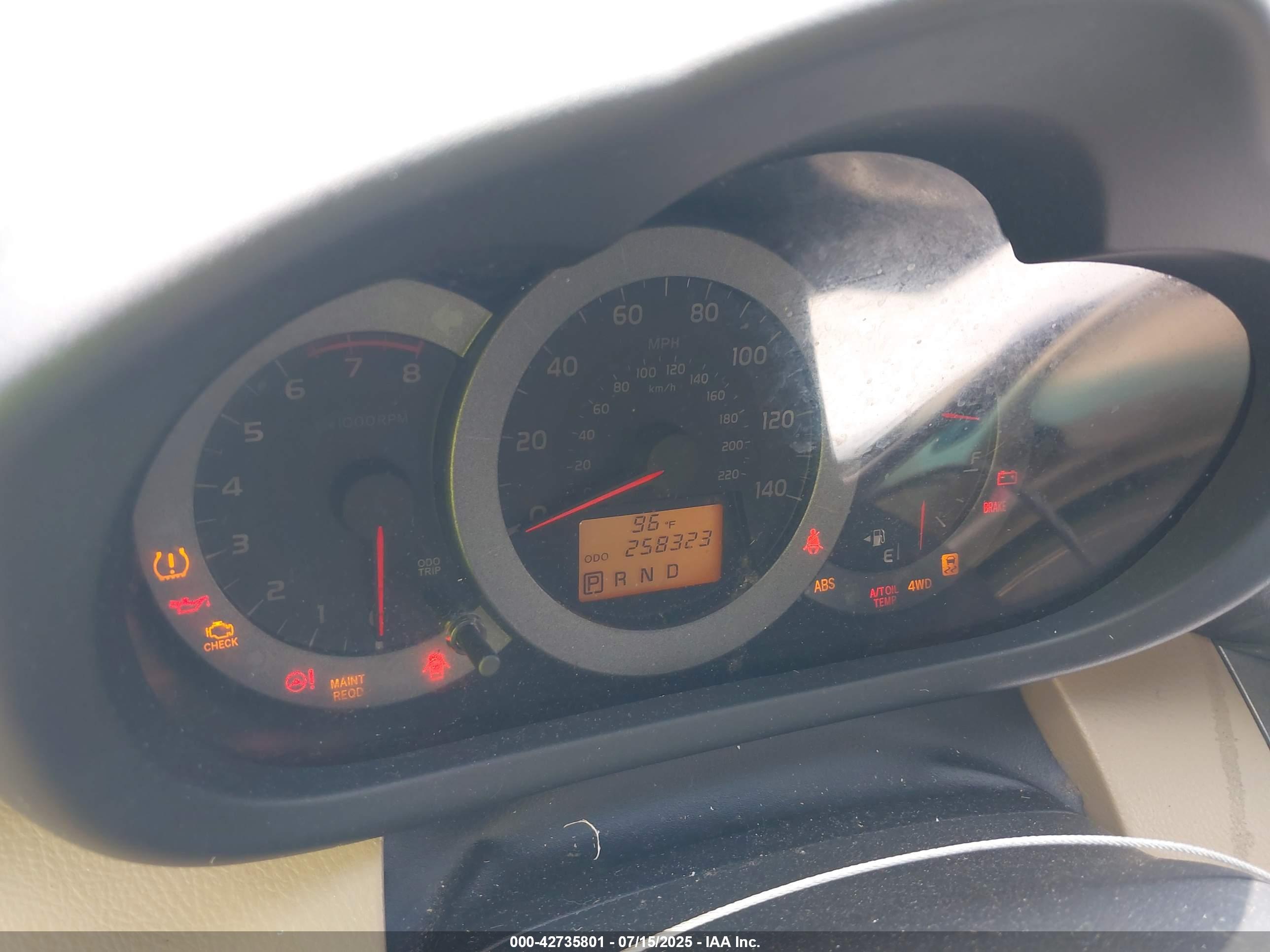 TOYOTA RAV4 image 7