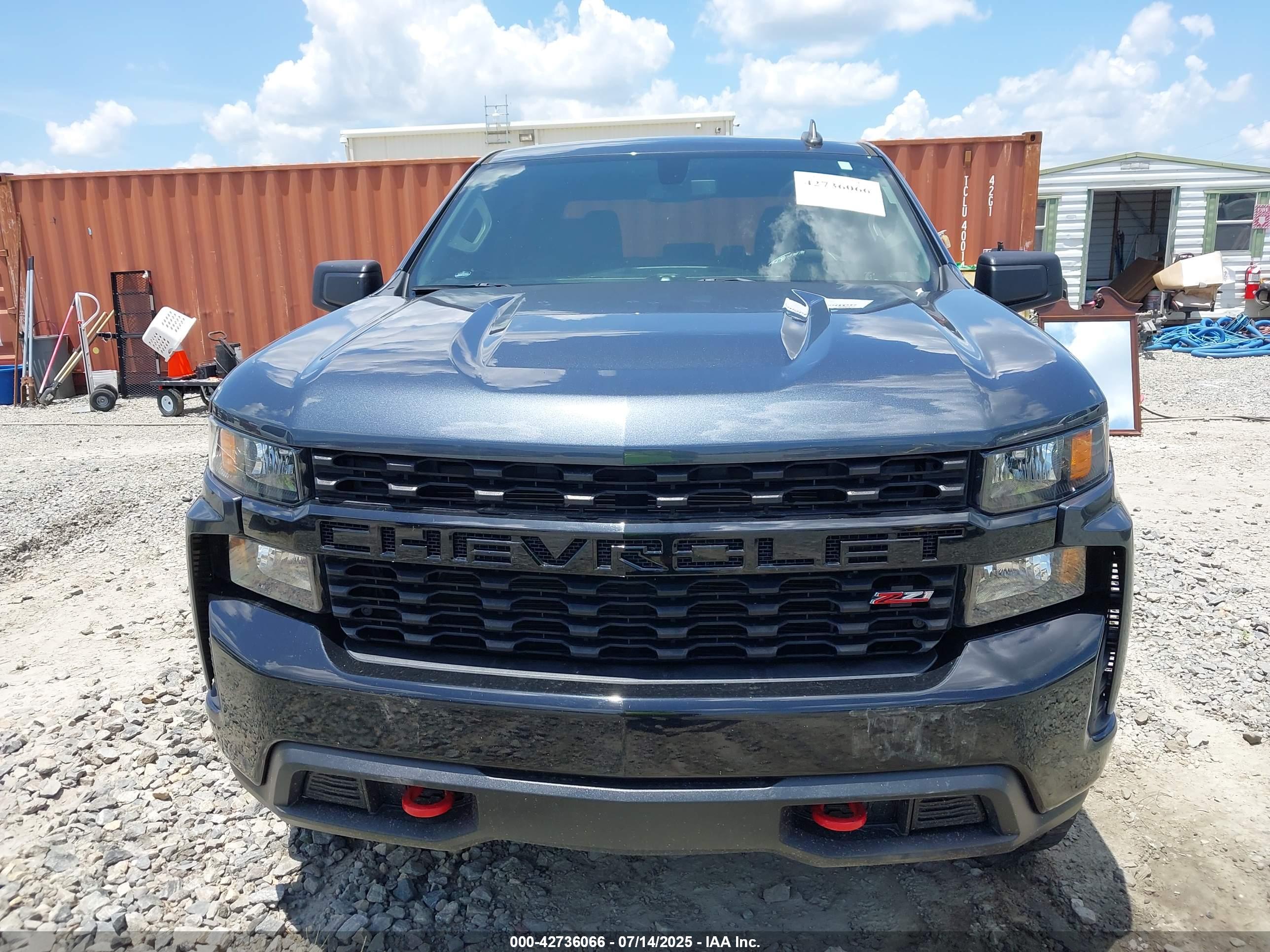 CHEVROLET SILVERADO image 6