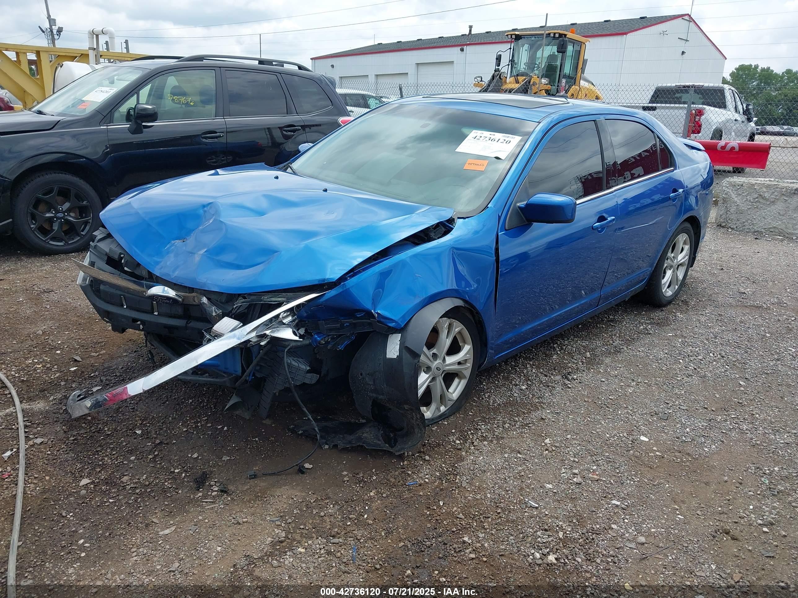 FORD FUSION image 2