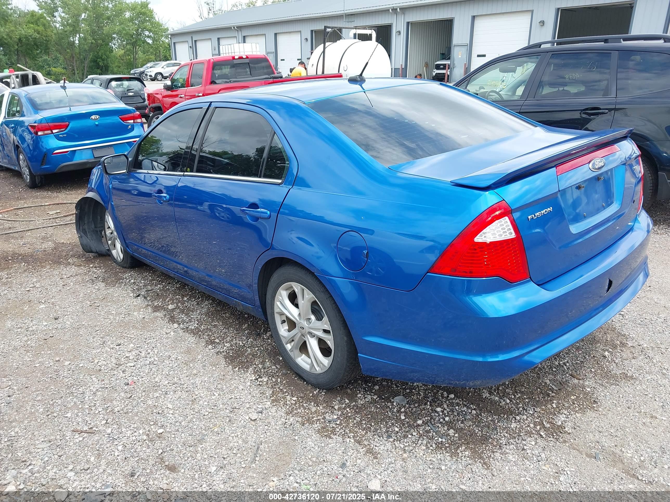 FORD FUSION image 3