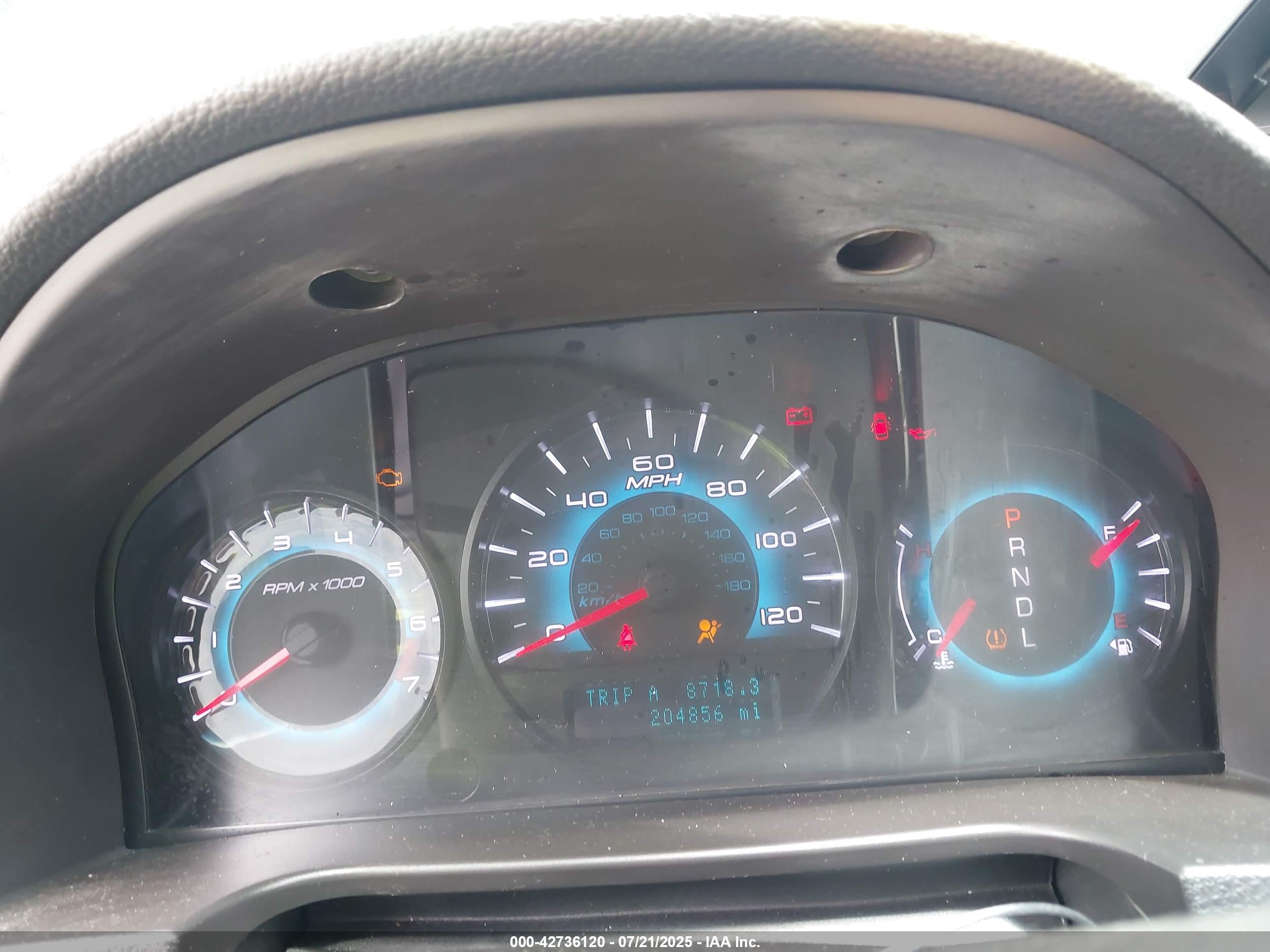 FORD FUSION image 7