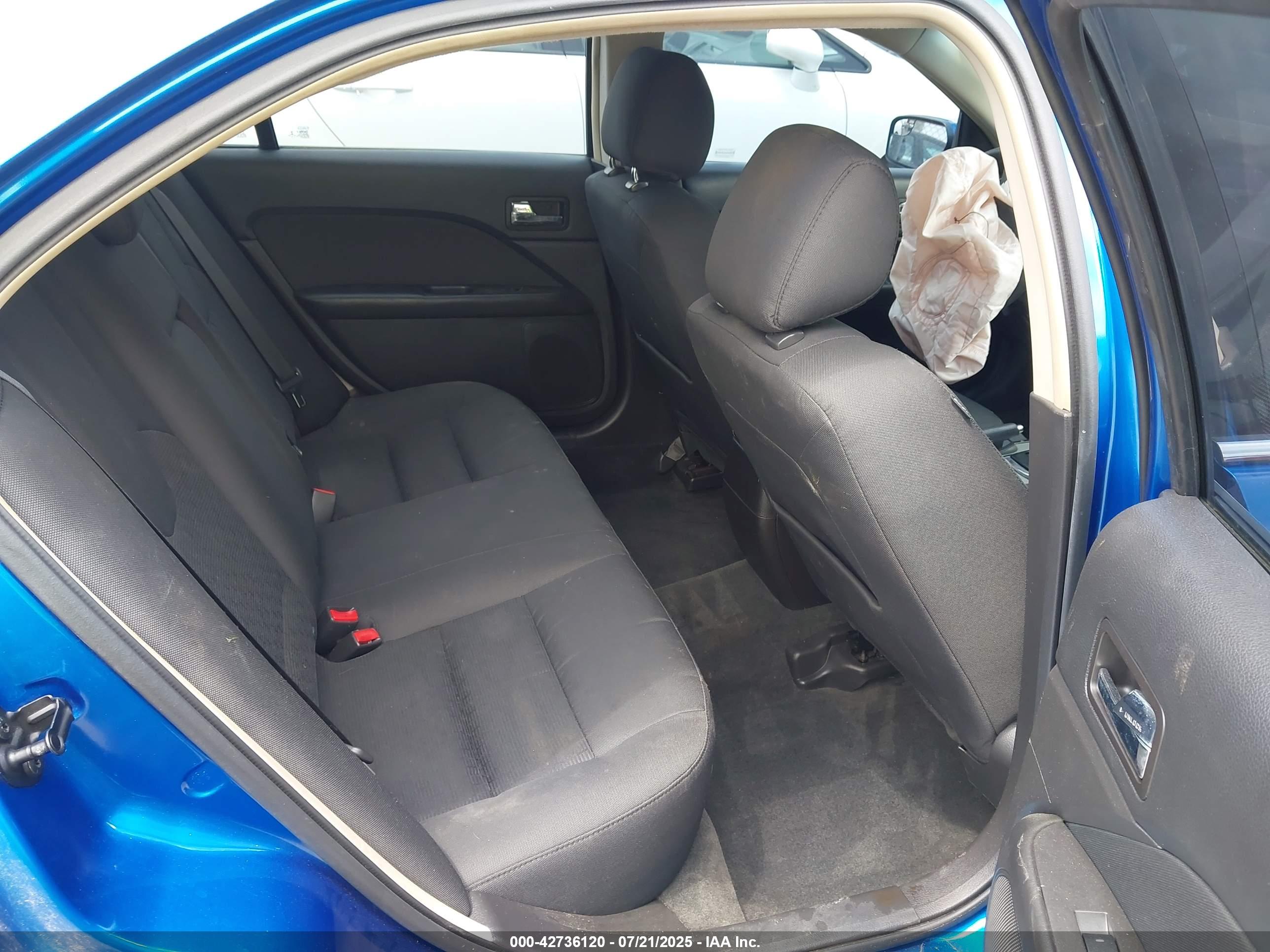 FORD FUSION image 8