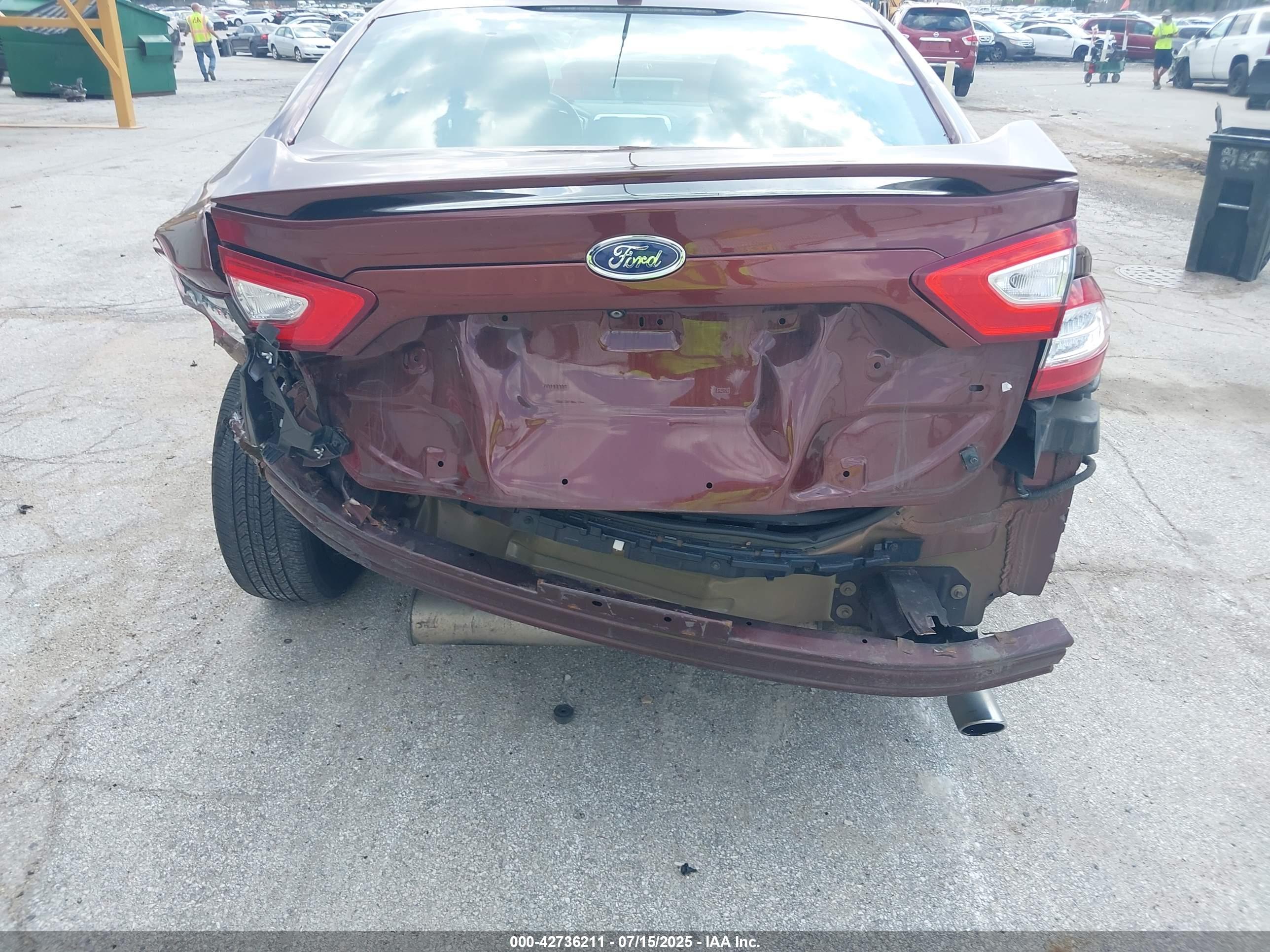 FORD FUSION image 6
