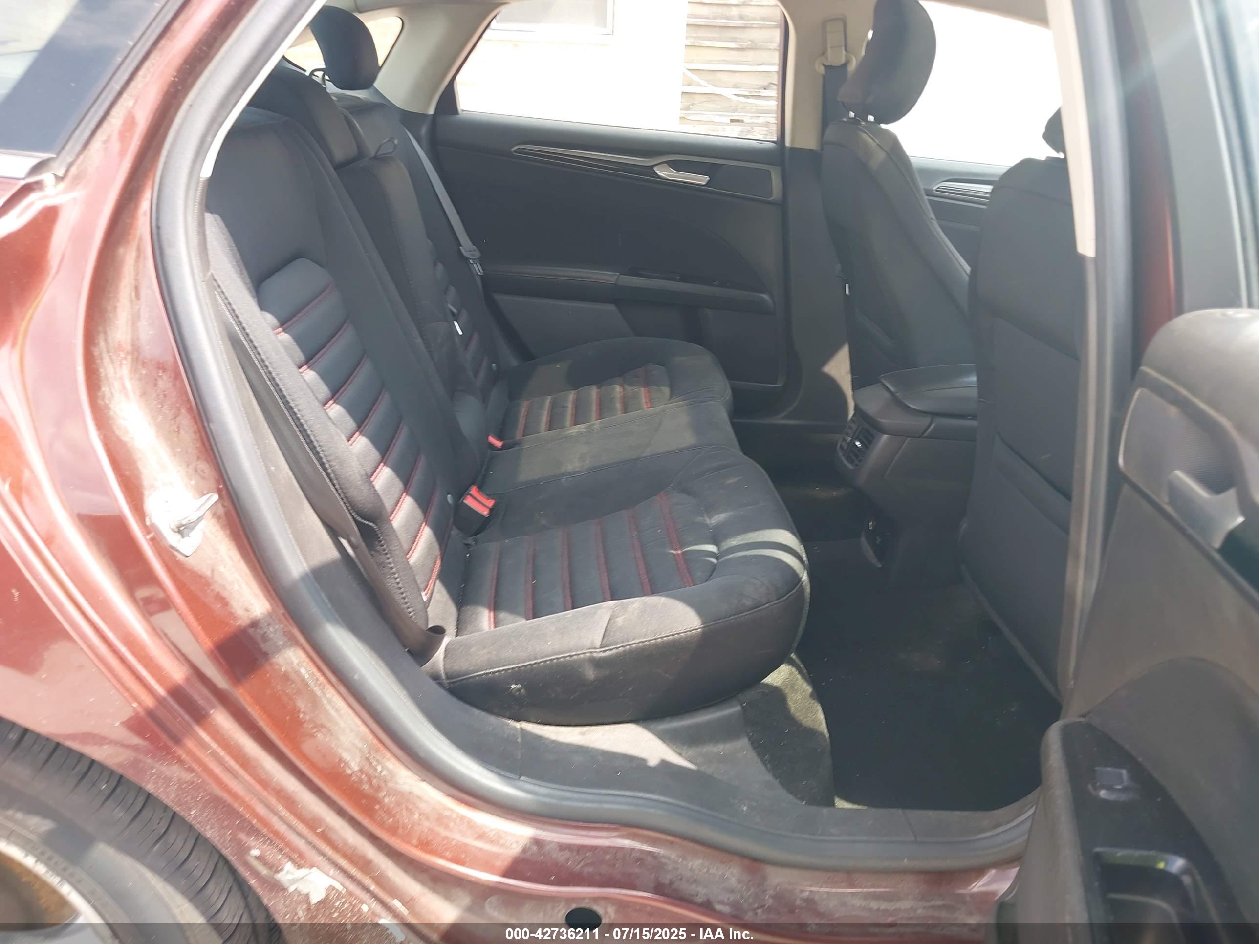 FORD FUSION image 8
