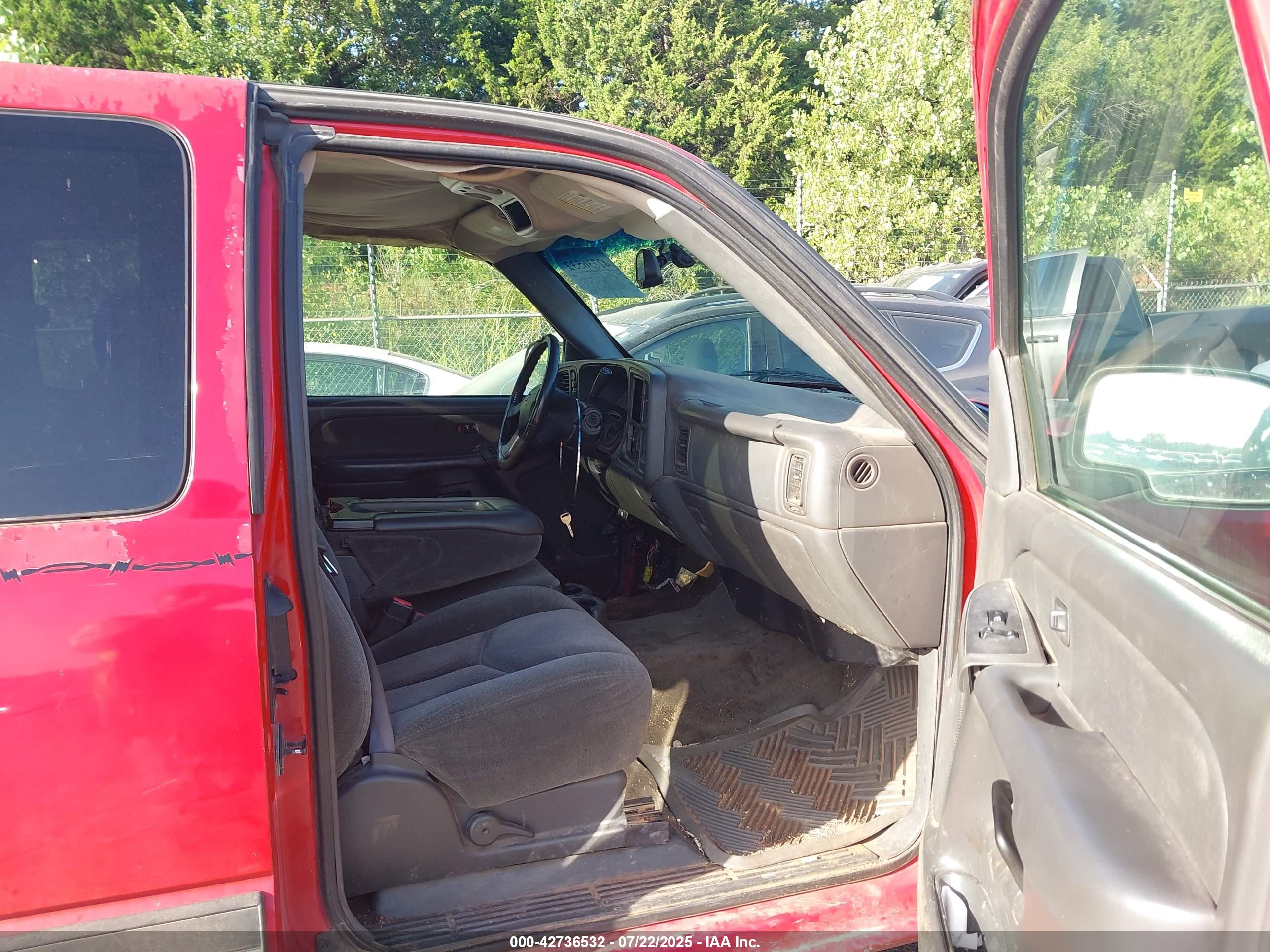 CHEVROLET SILVERADO image 5