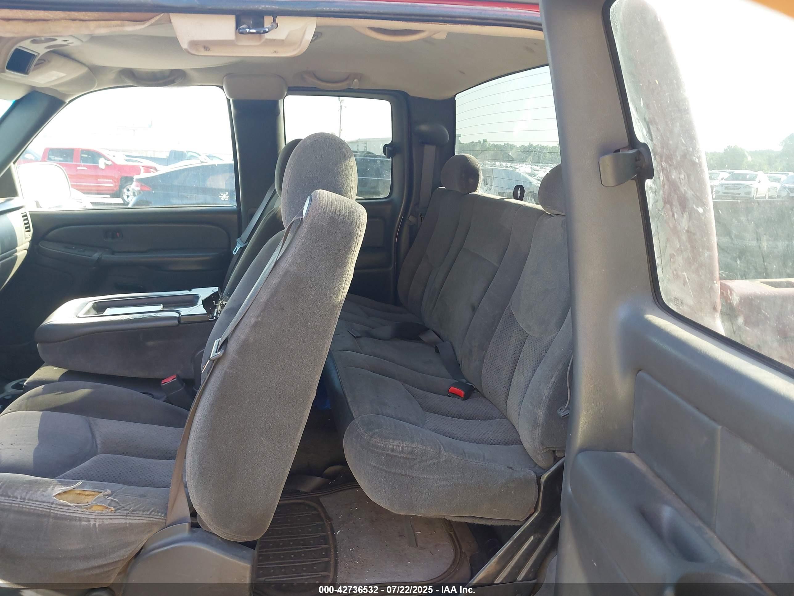 CHEVROLET SILVERADO image 8