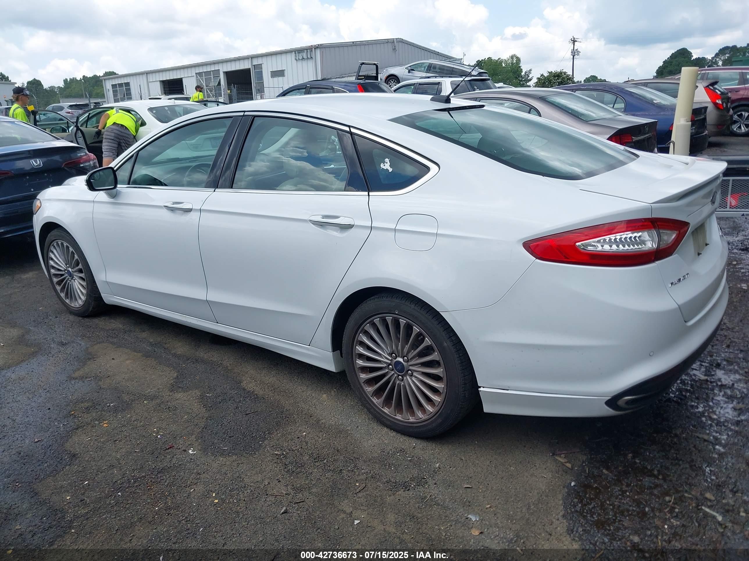 FORD FUSION image 3