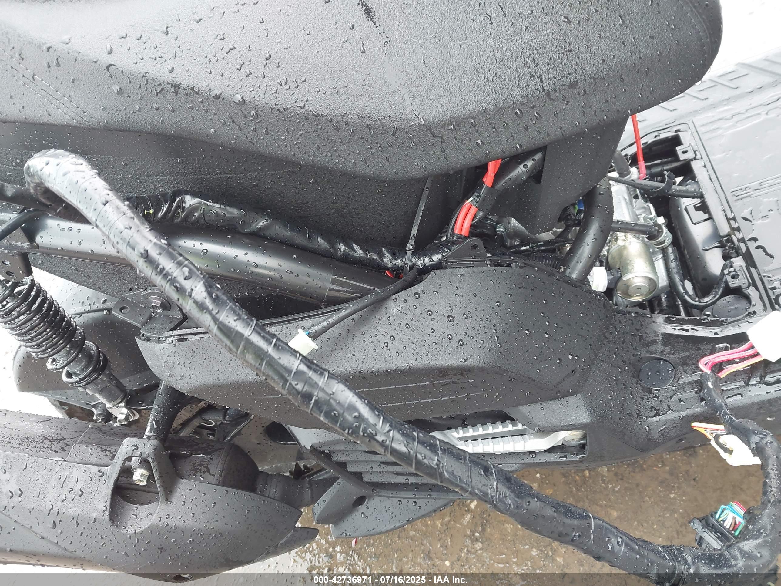 YAMAHA YW125 image 8