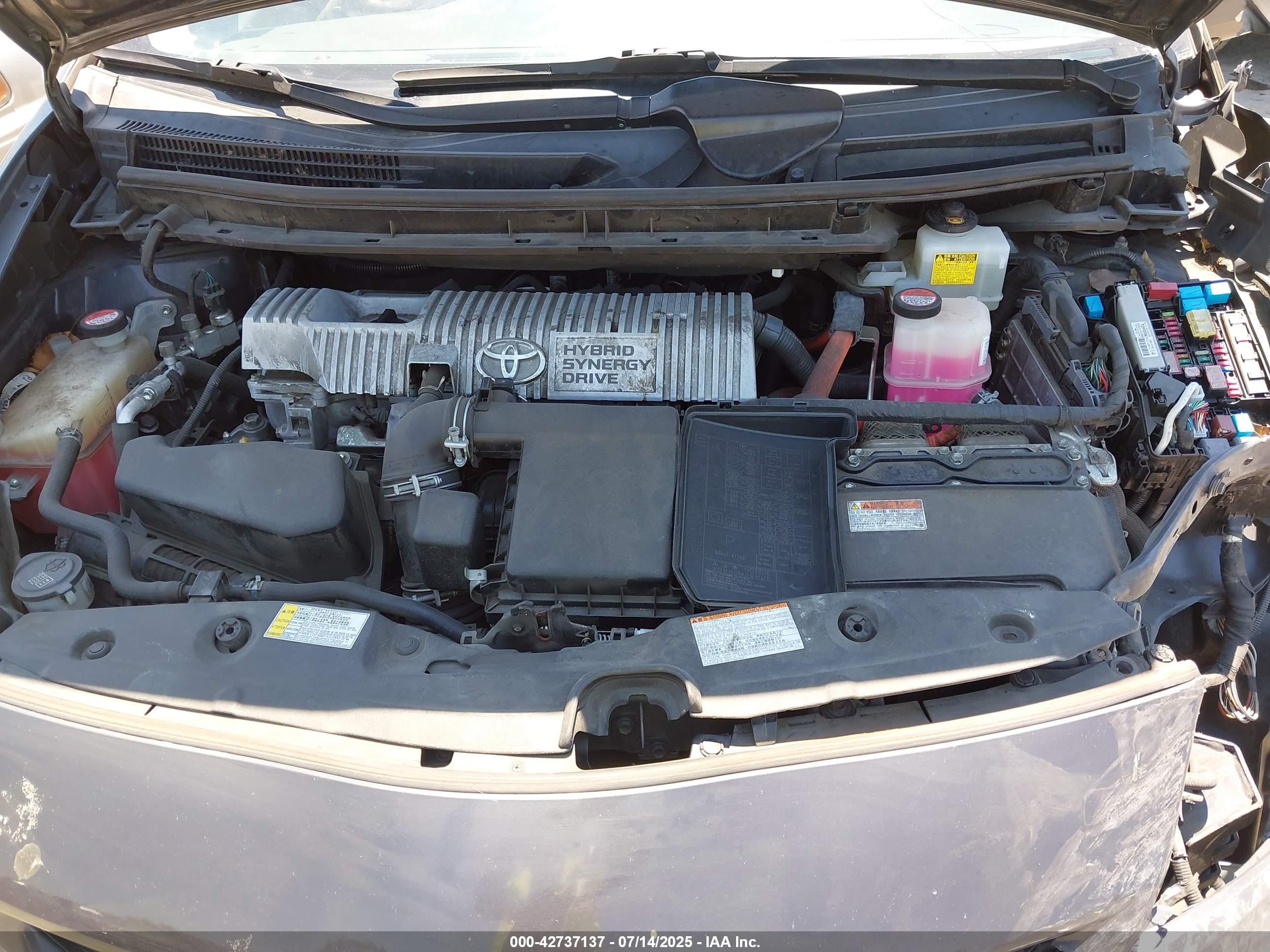 TOYOTA PRIUS image 10