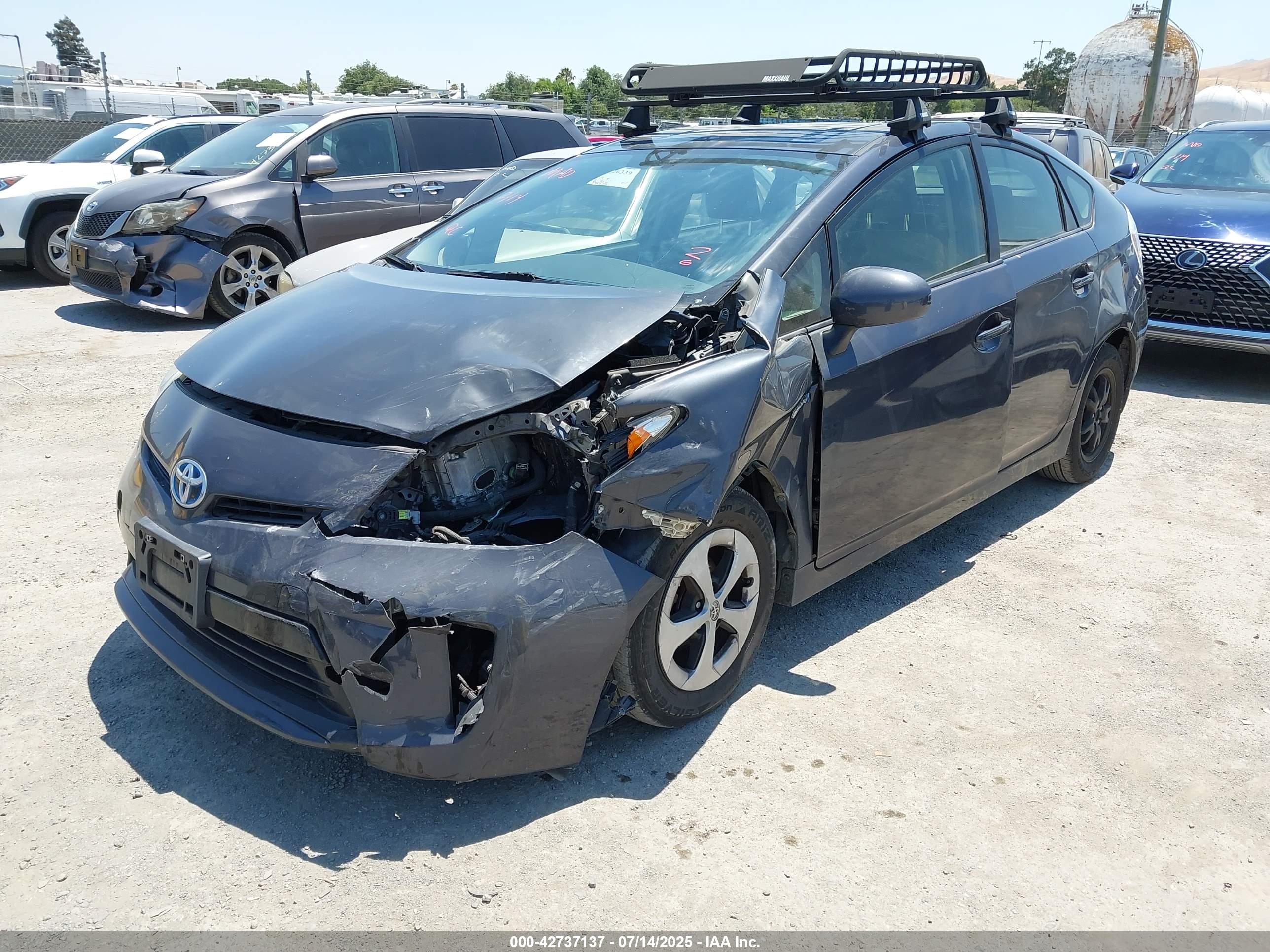 TOYOTA PRIUS image 2