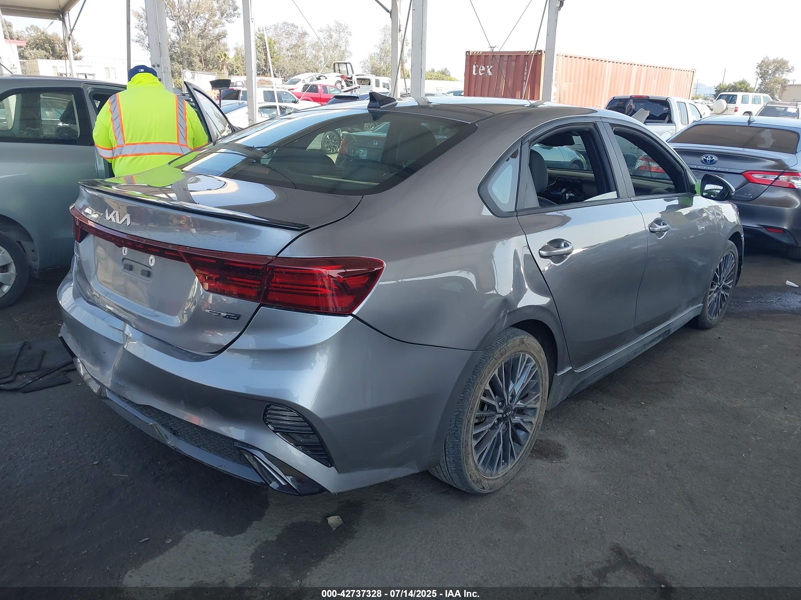 KIA FORTE image 4