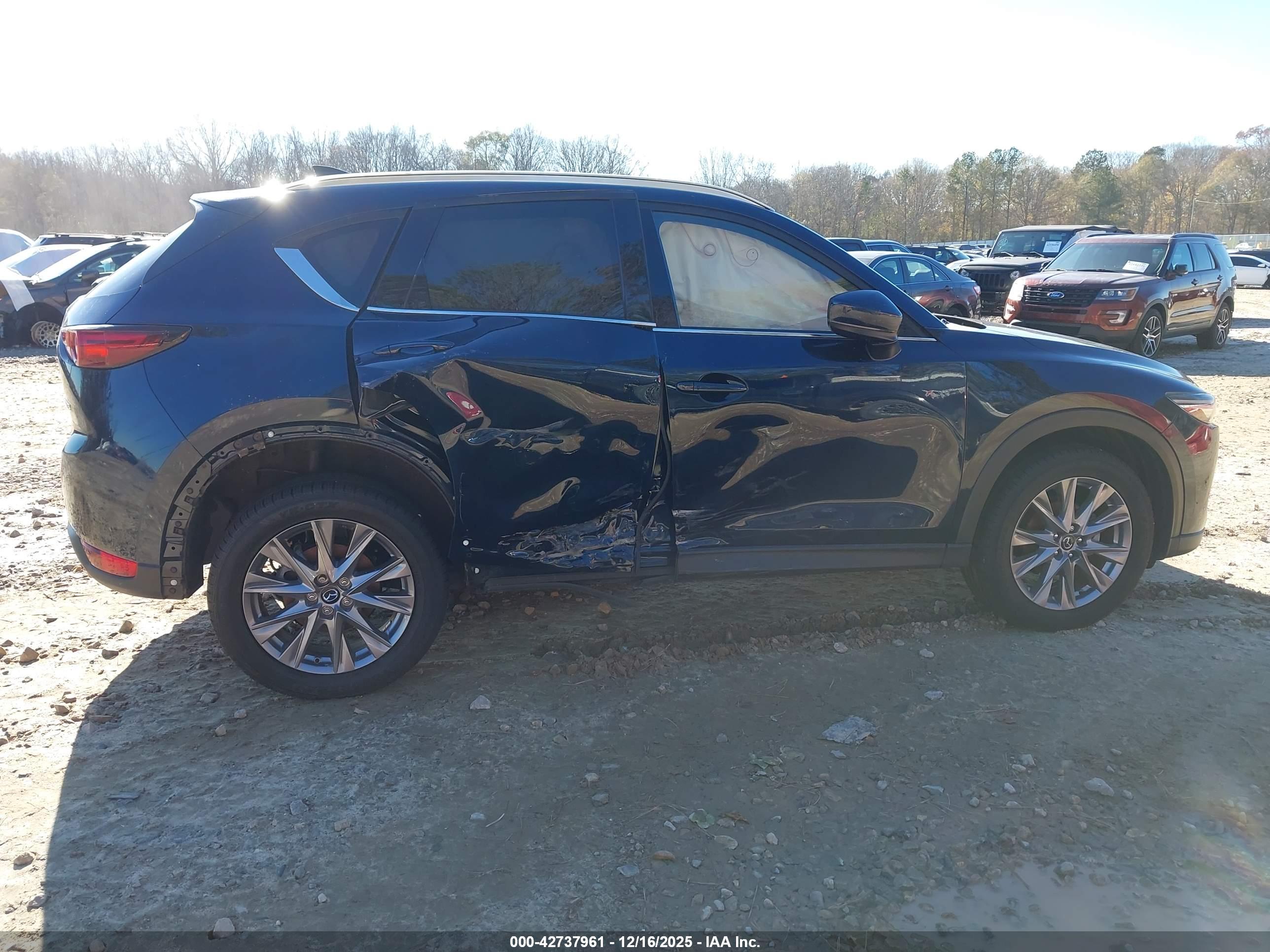 MAZDA CX-5 image 6