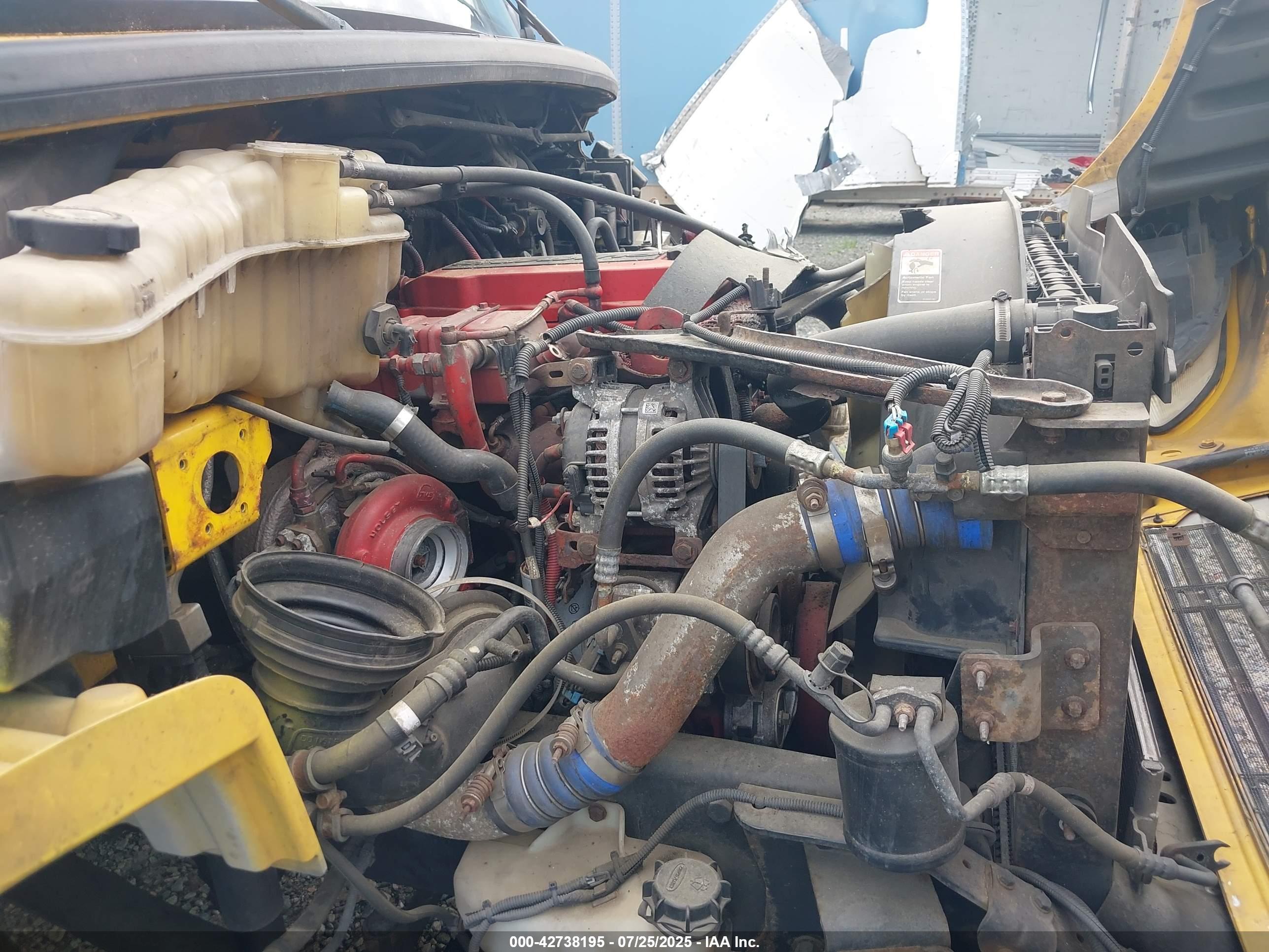 FREIGHTLINER M2 image 10