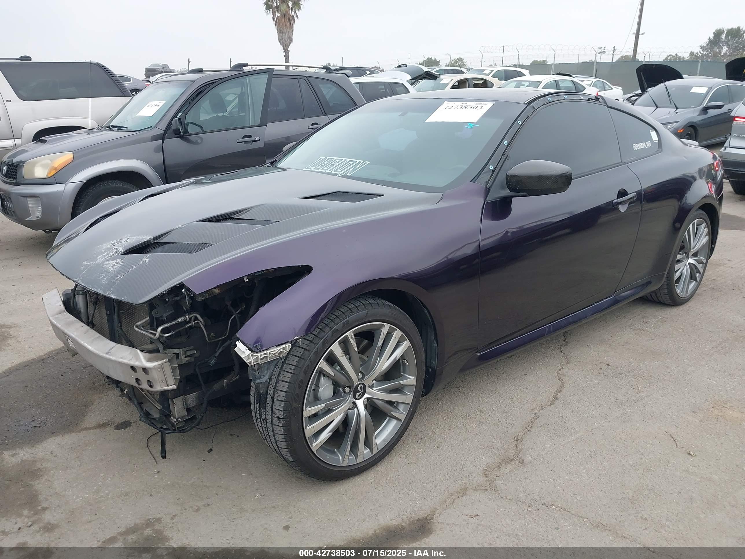 INFINITI G37 image 2