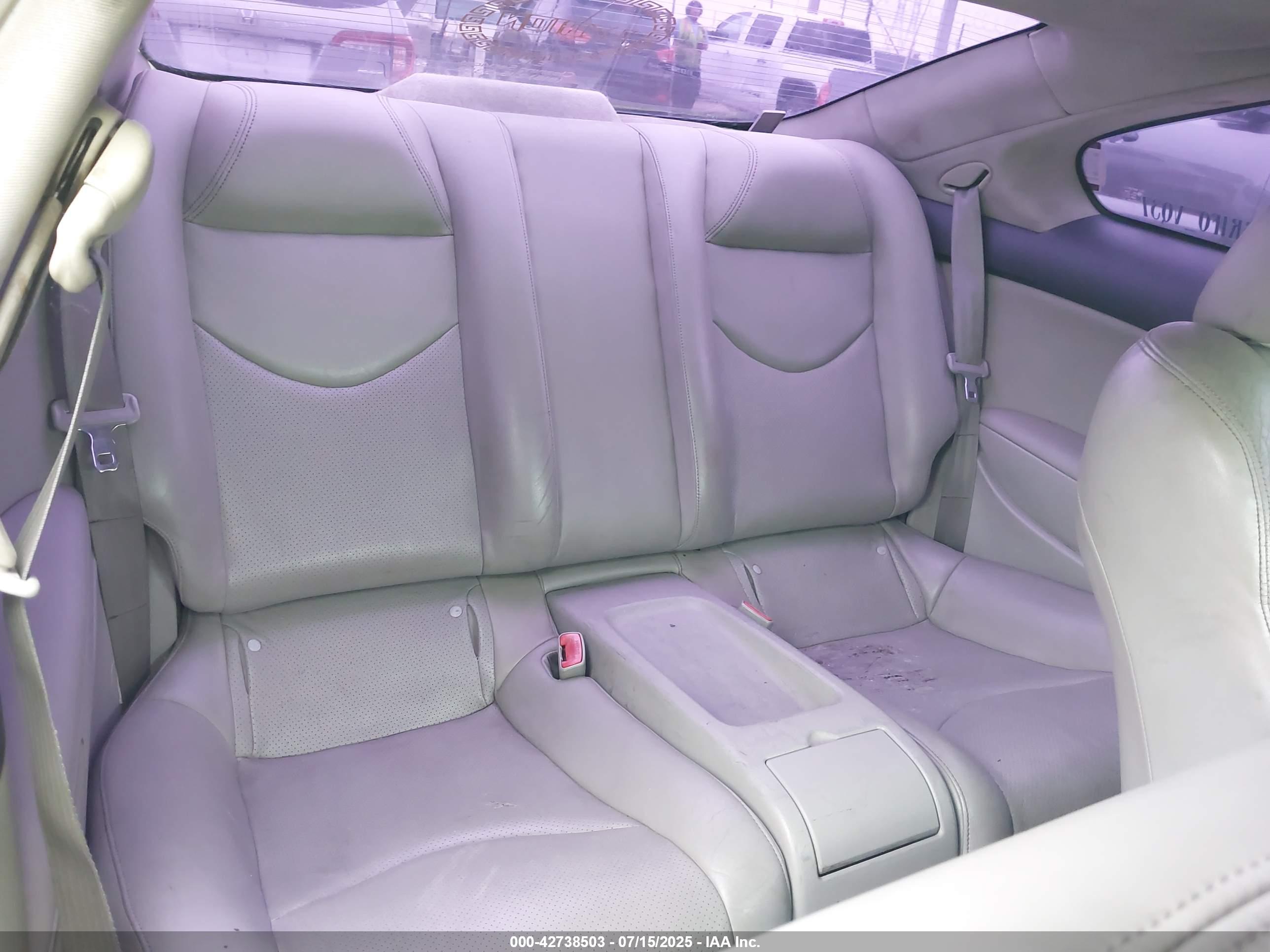 INFINITI G37 image 8