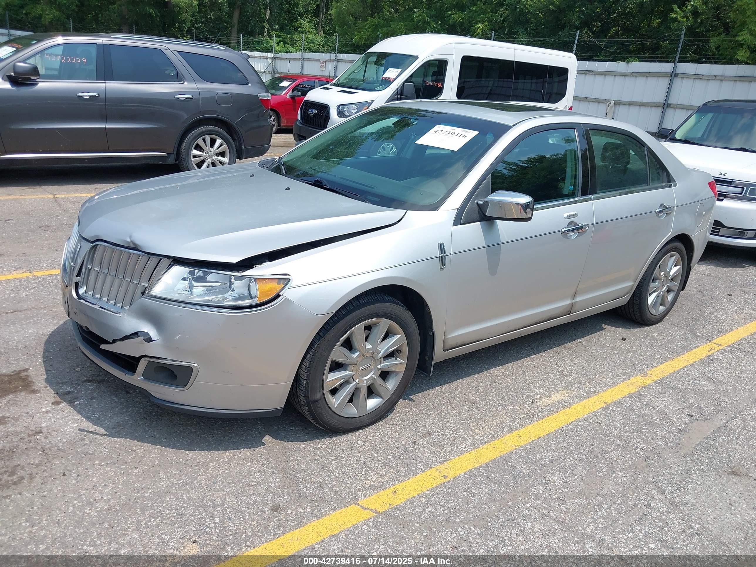 LINCOLN MKZ image 2