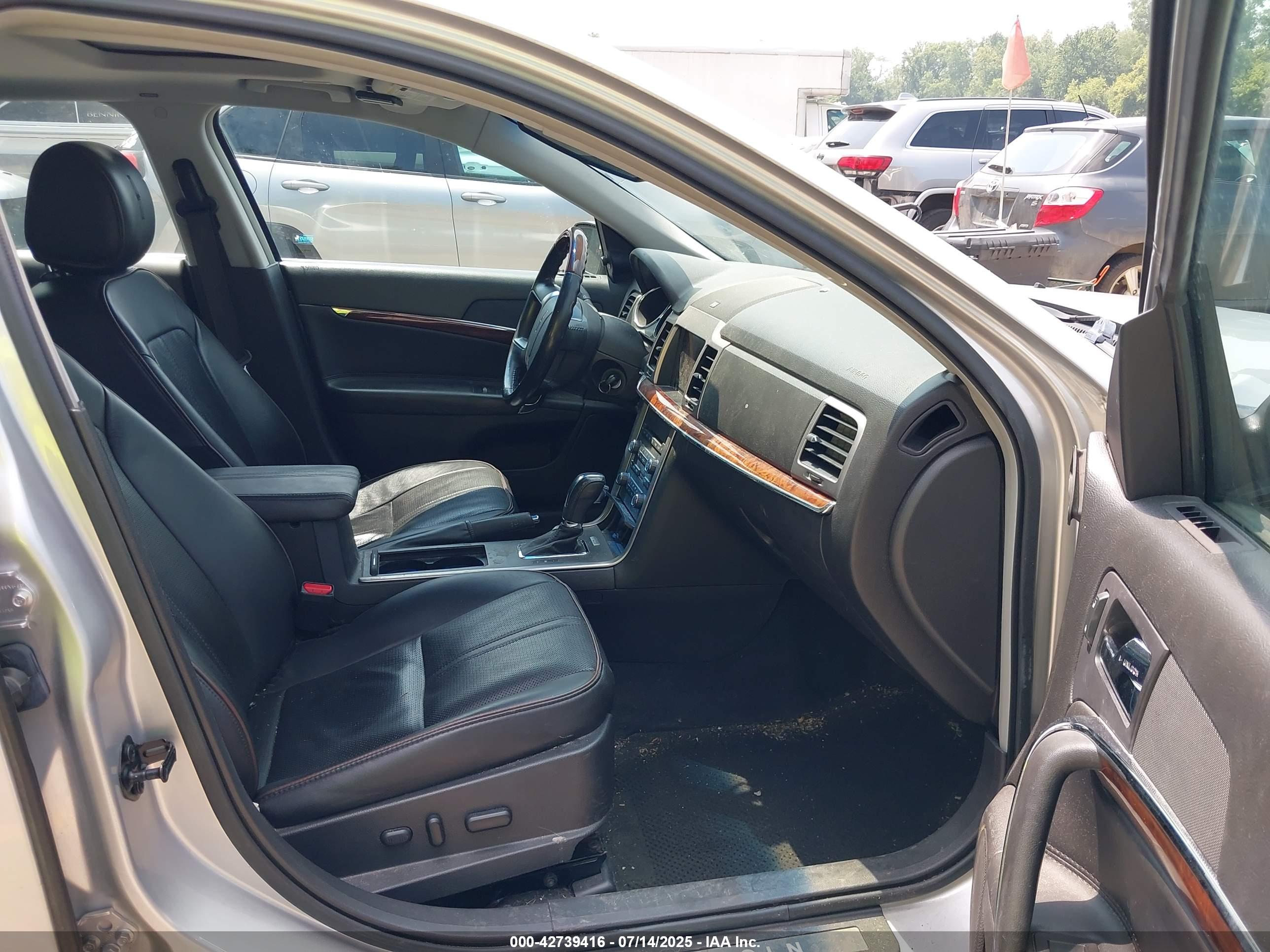 LINCOLN MKZ image 5