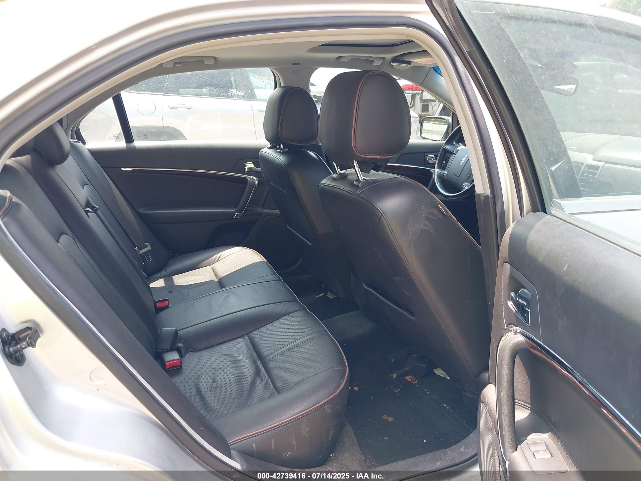LINCOLN MKZ image 8