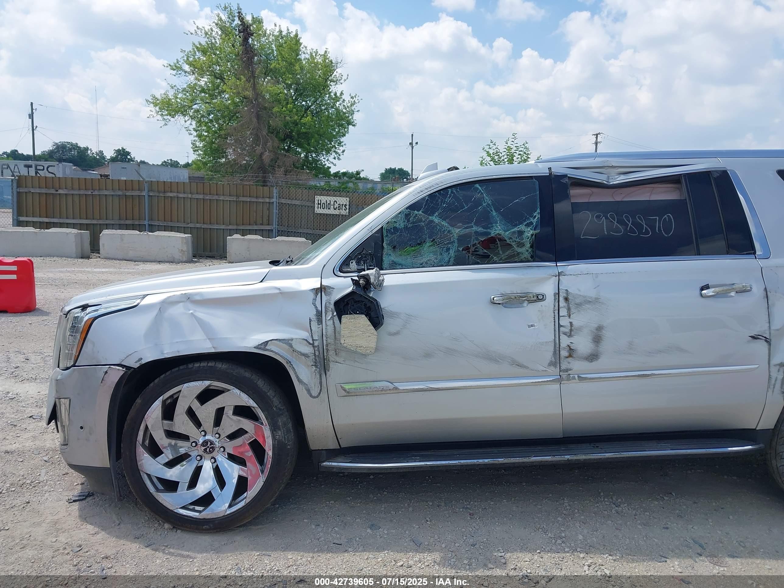 CADILLAC ESCALADE image 6