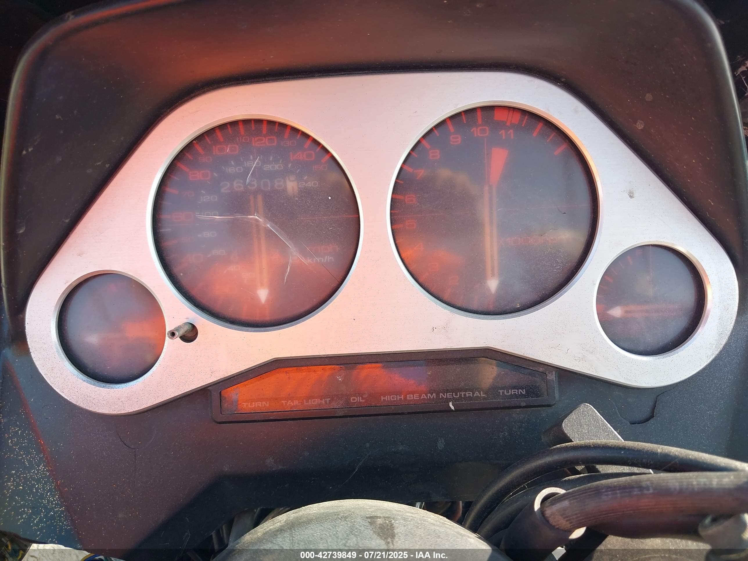 HONDA VF750 image 7