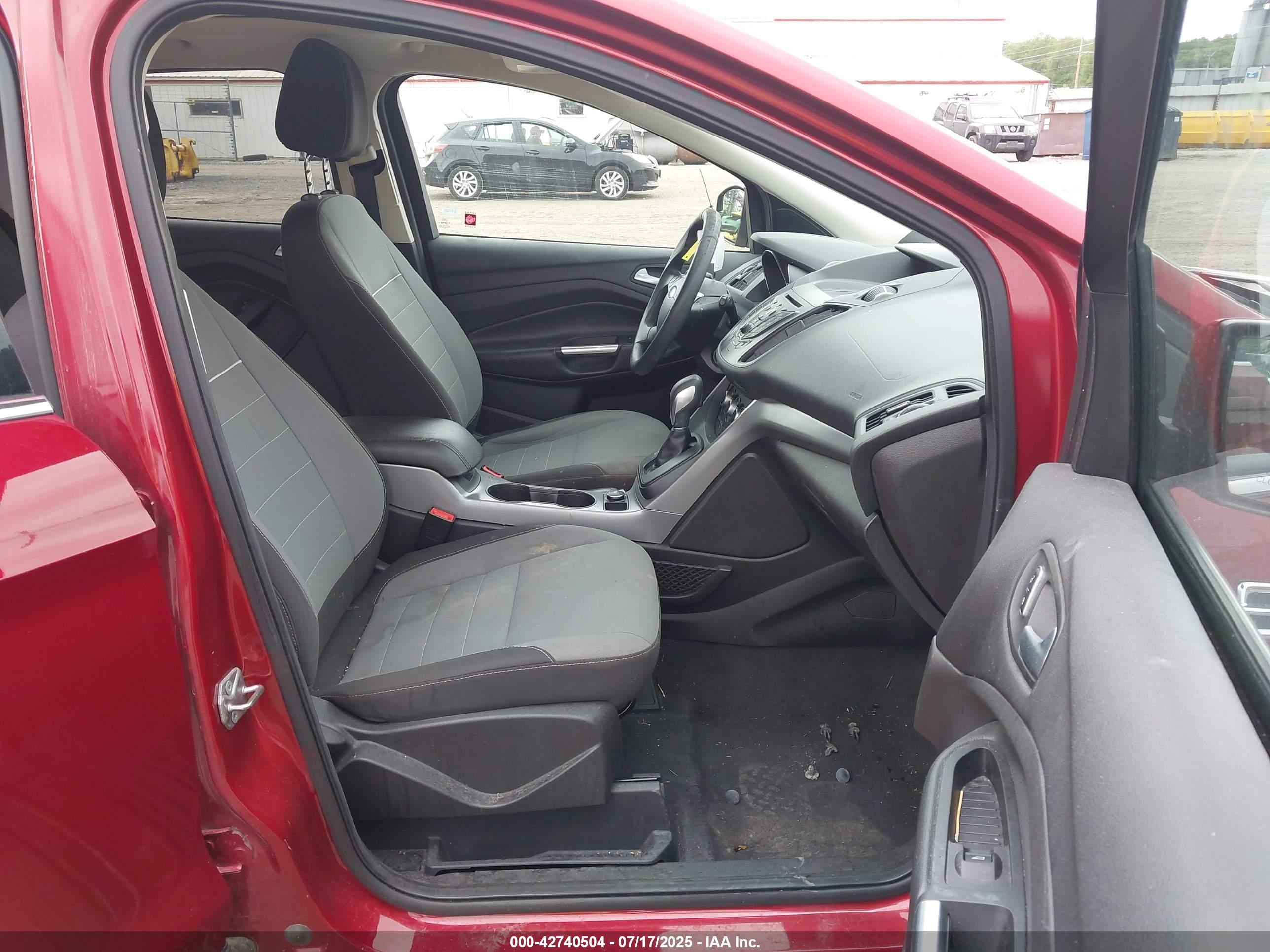 FORD ESCAPE image 5