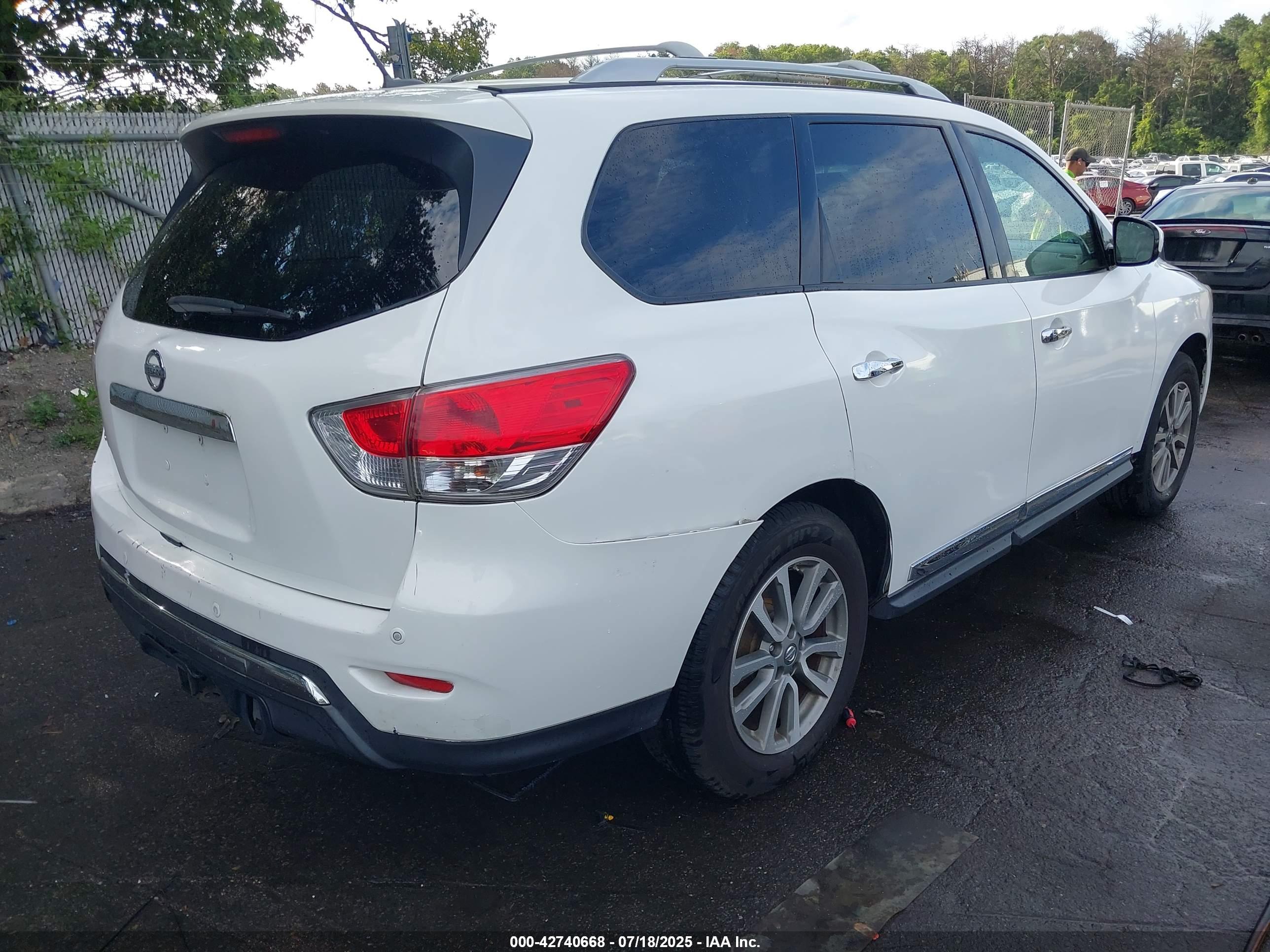NISSAN PATHFINDER image 4