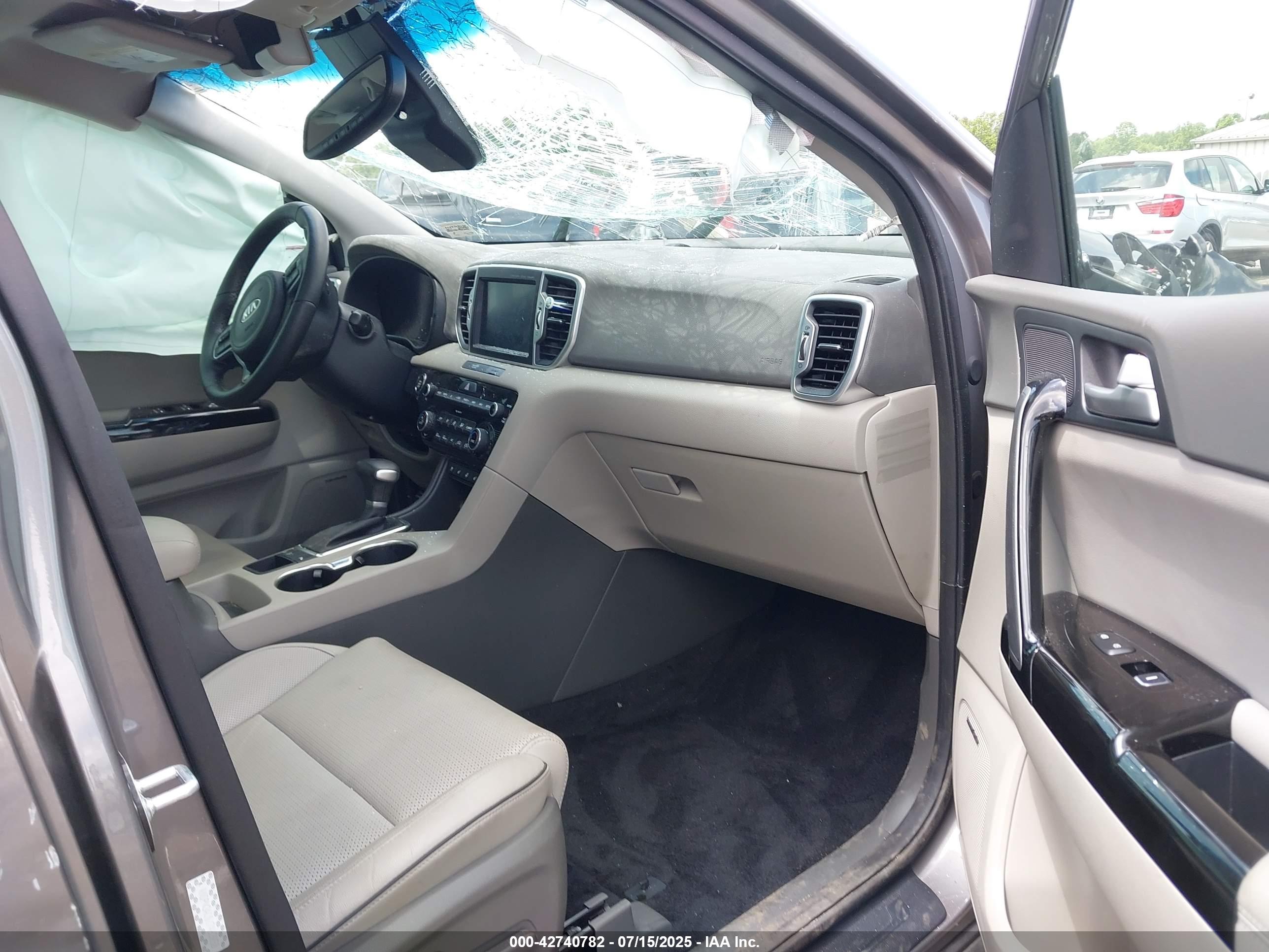 KIA SPORTAGE image 5