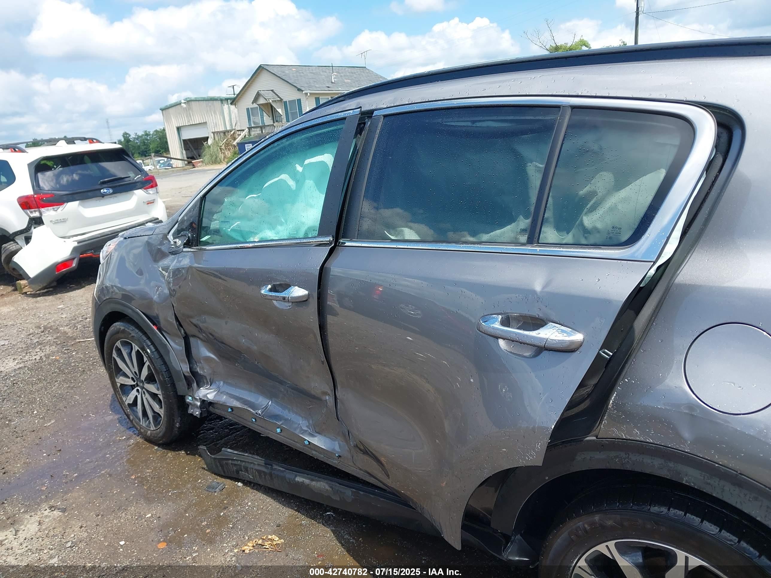 KIA SPORTAGE image 6