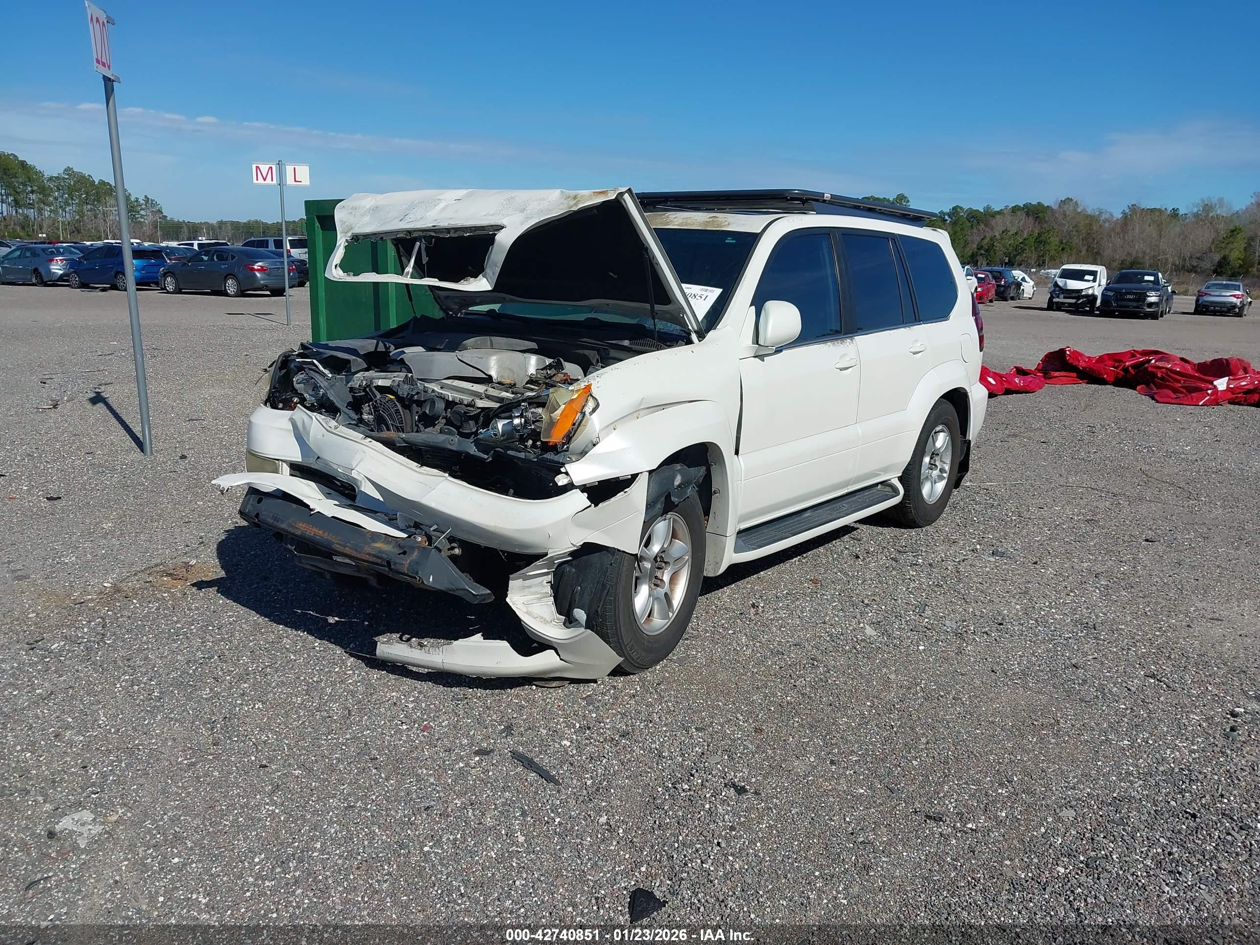 LEXUS GX image 2