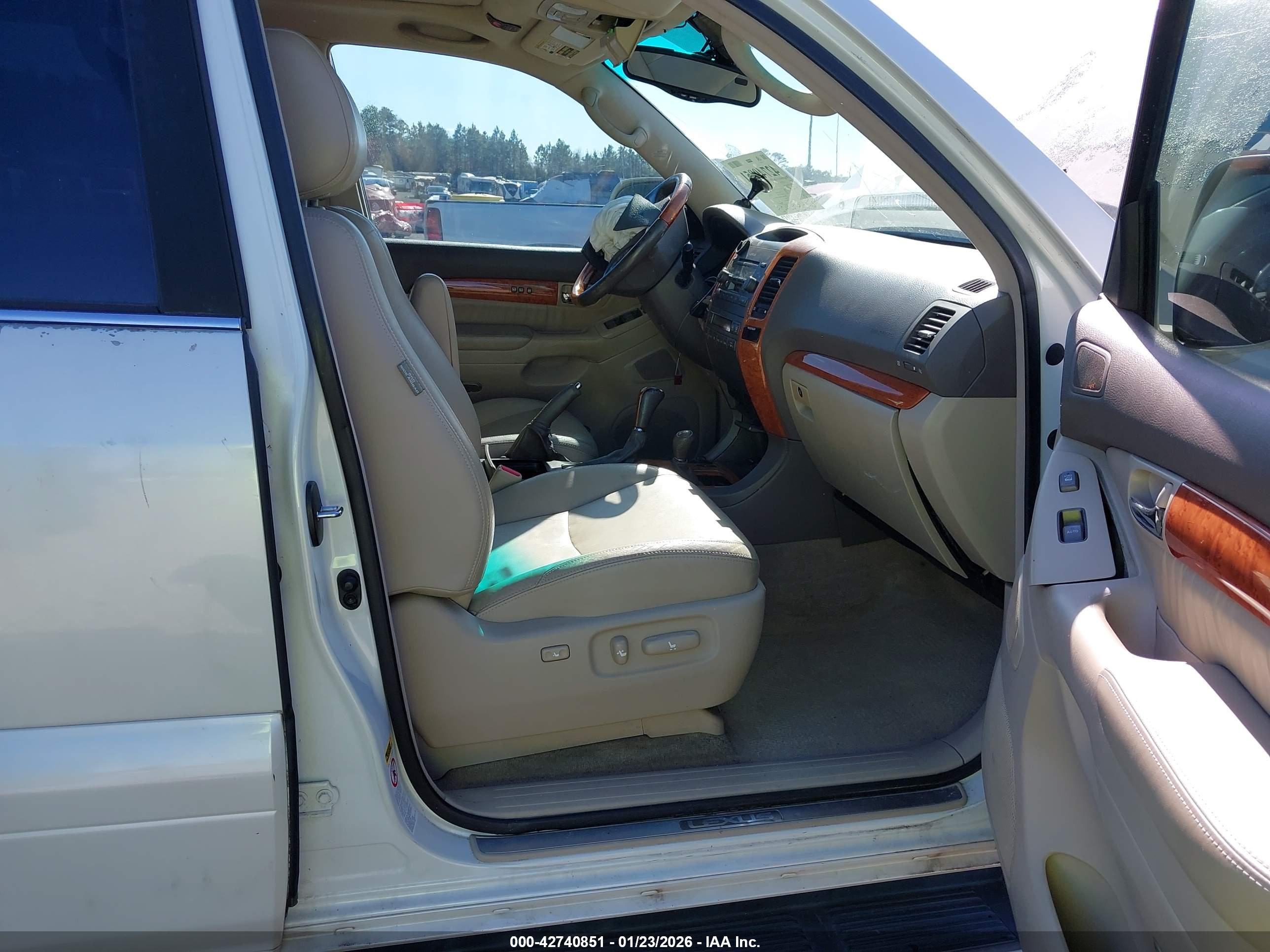 LEXUS GX image 5