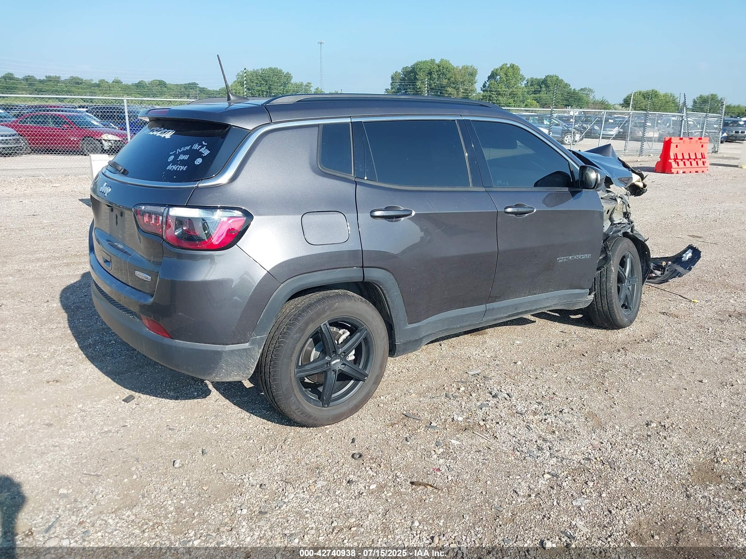 JEEP COMPASS image 4