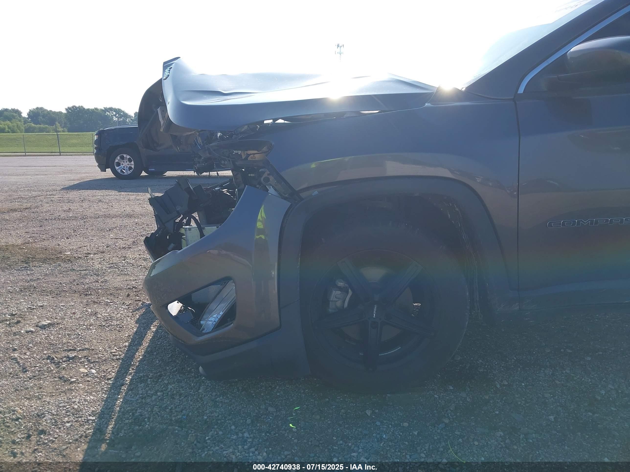 JEEP COMPASS image 6