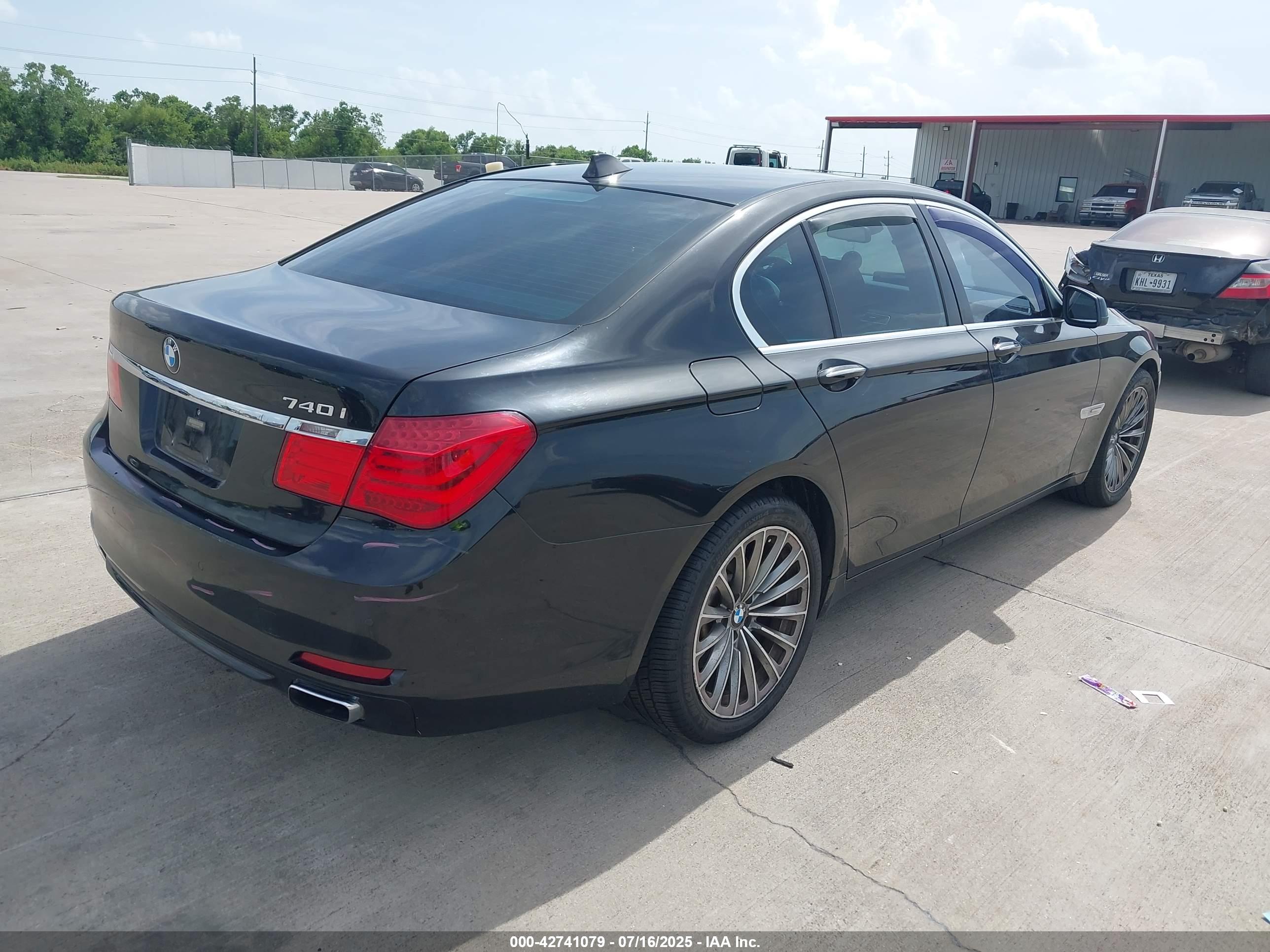 BMW 740I image 4