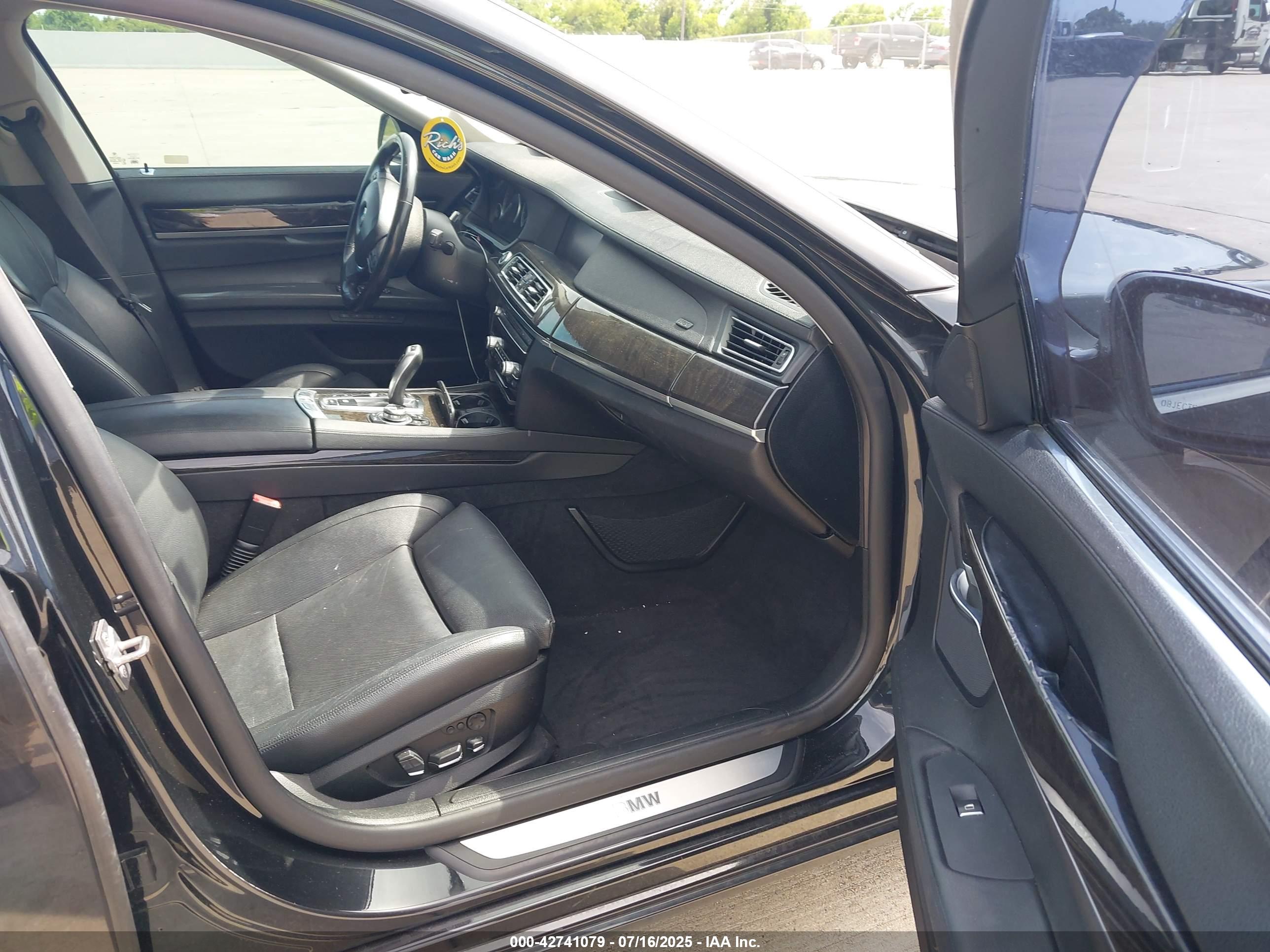 BMW 740I image 5