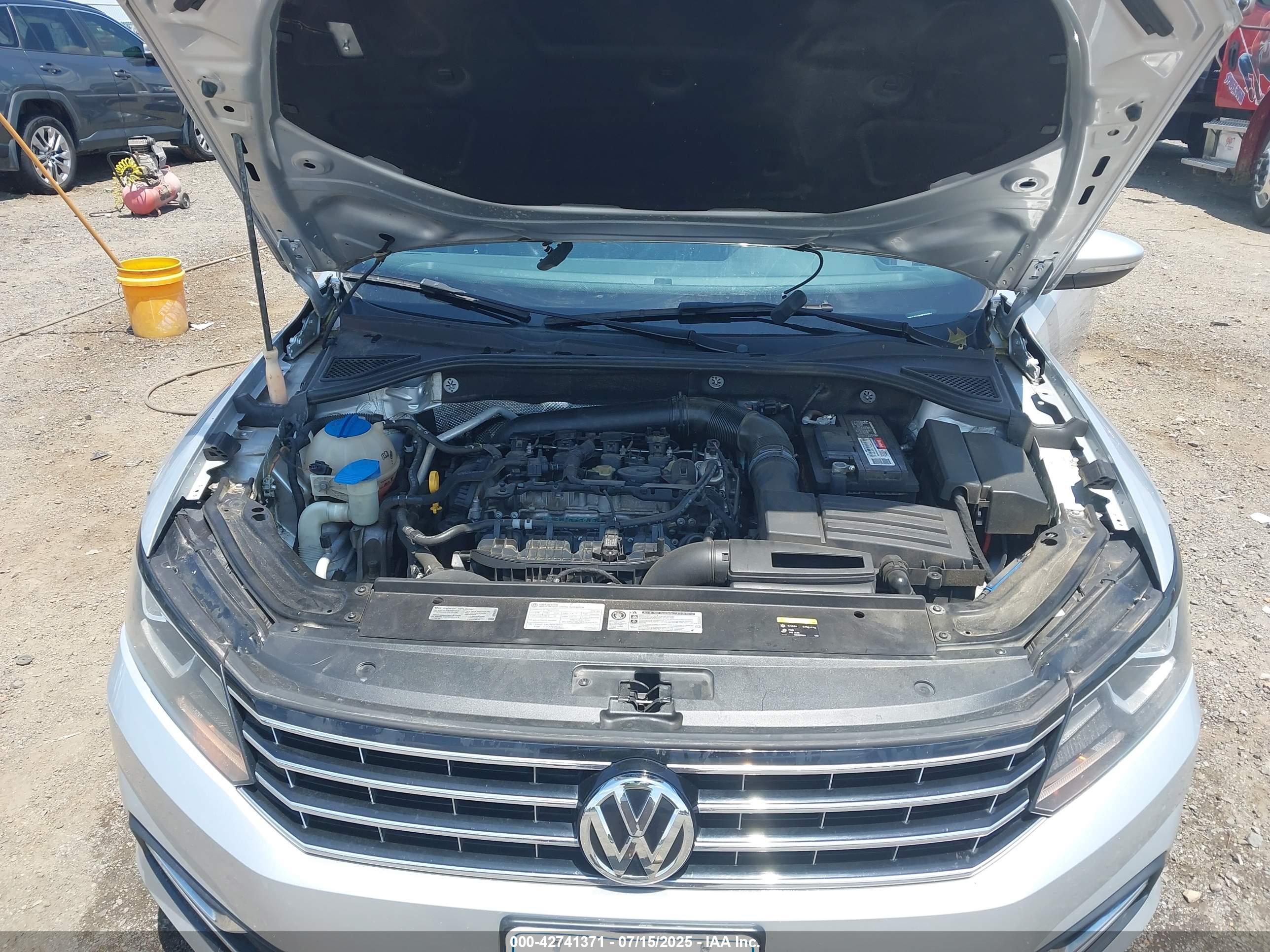 VOLKSWAGEN PASSAT image 10