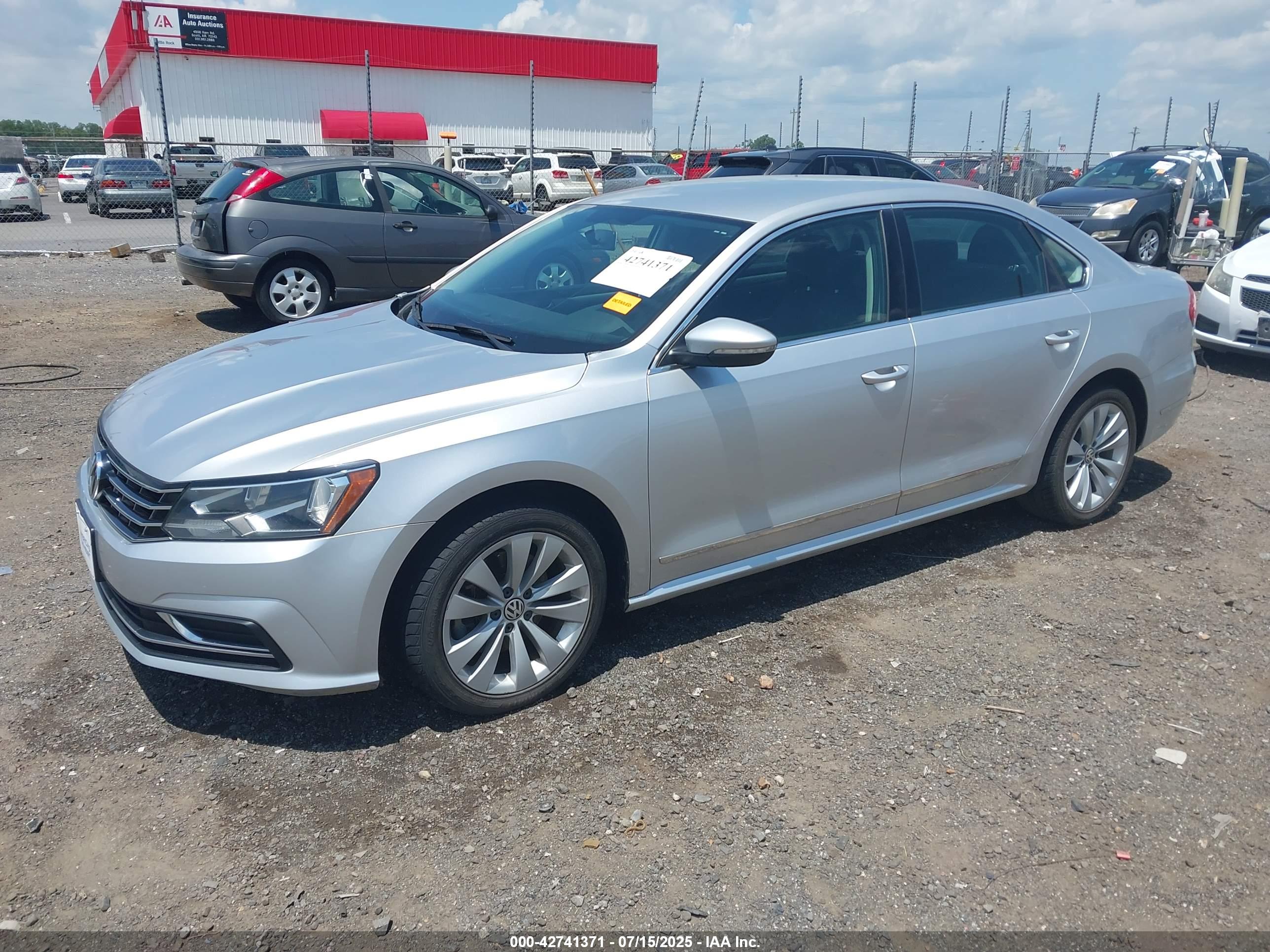 VOLKSWAGEN PASSAT image 2