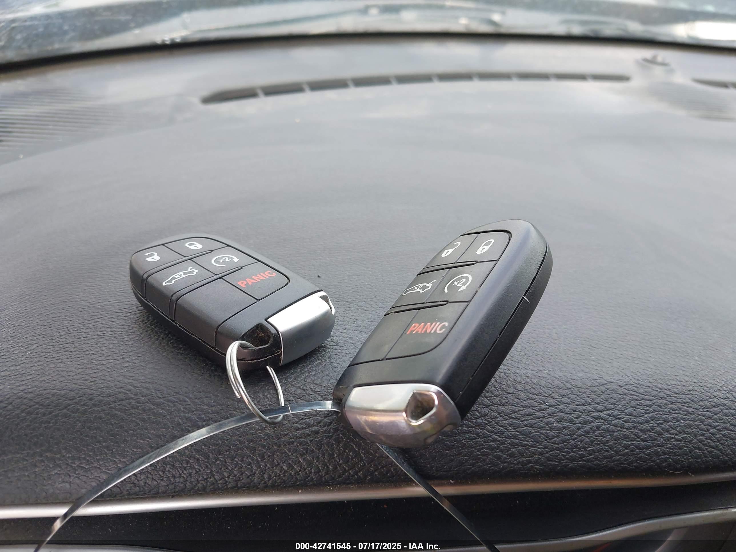 DODGE CHALLENGER image 11