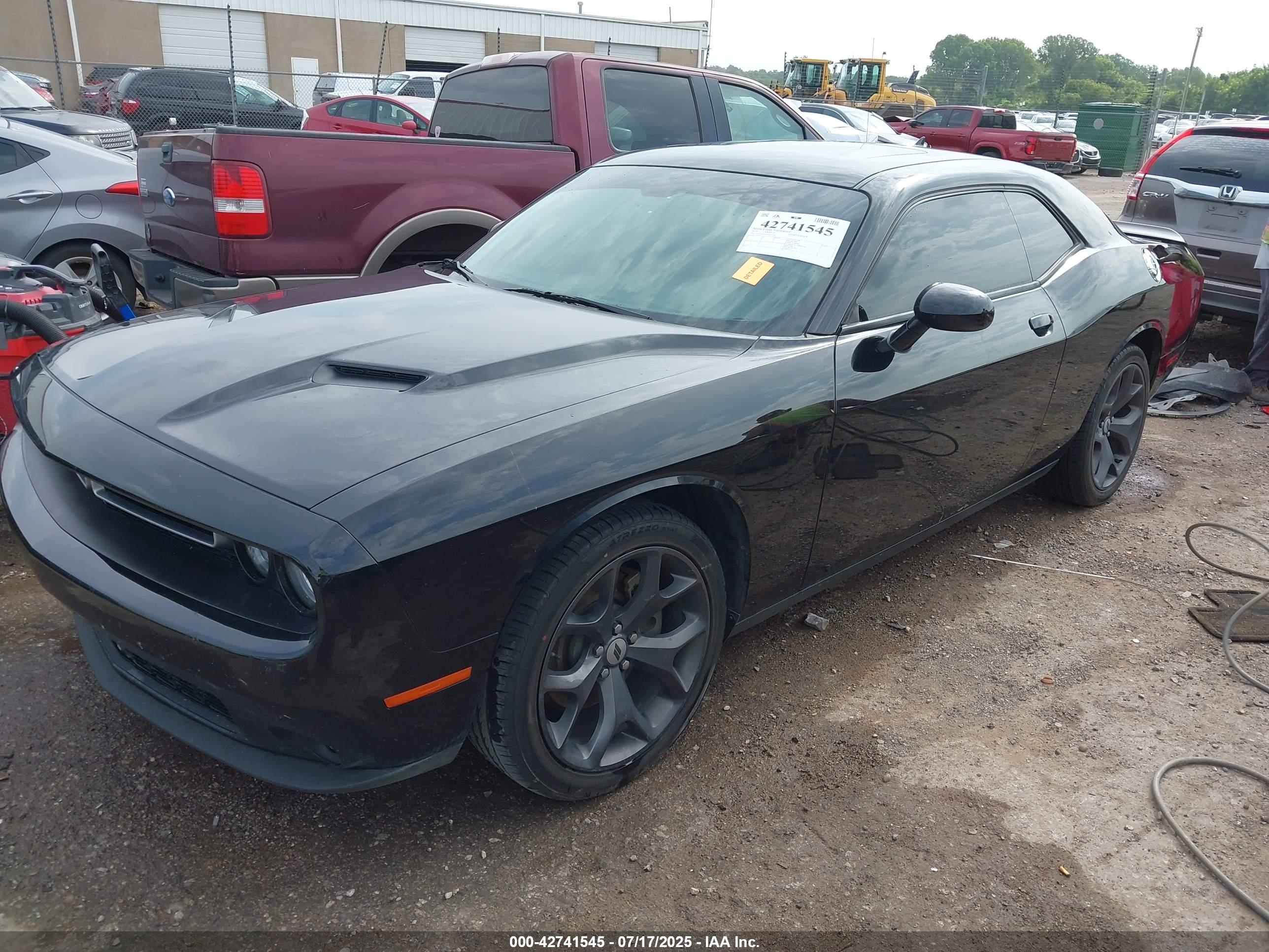 DODGE CHALLENGER image 2