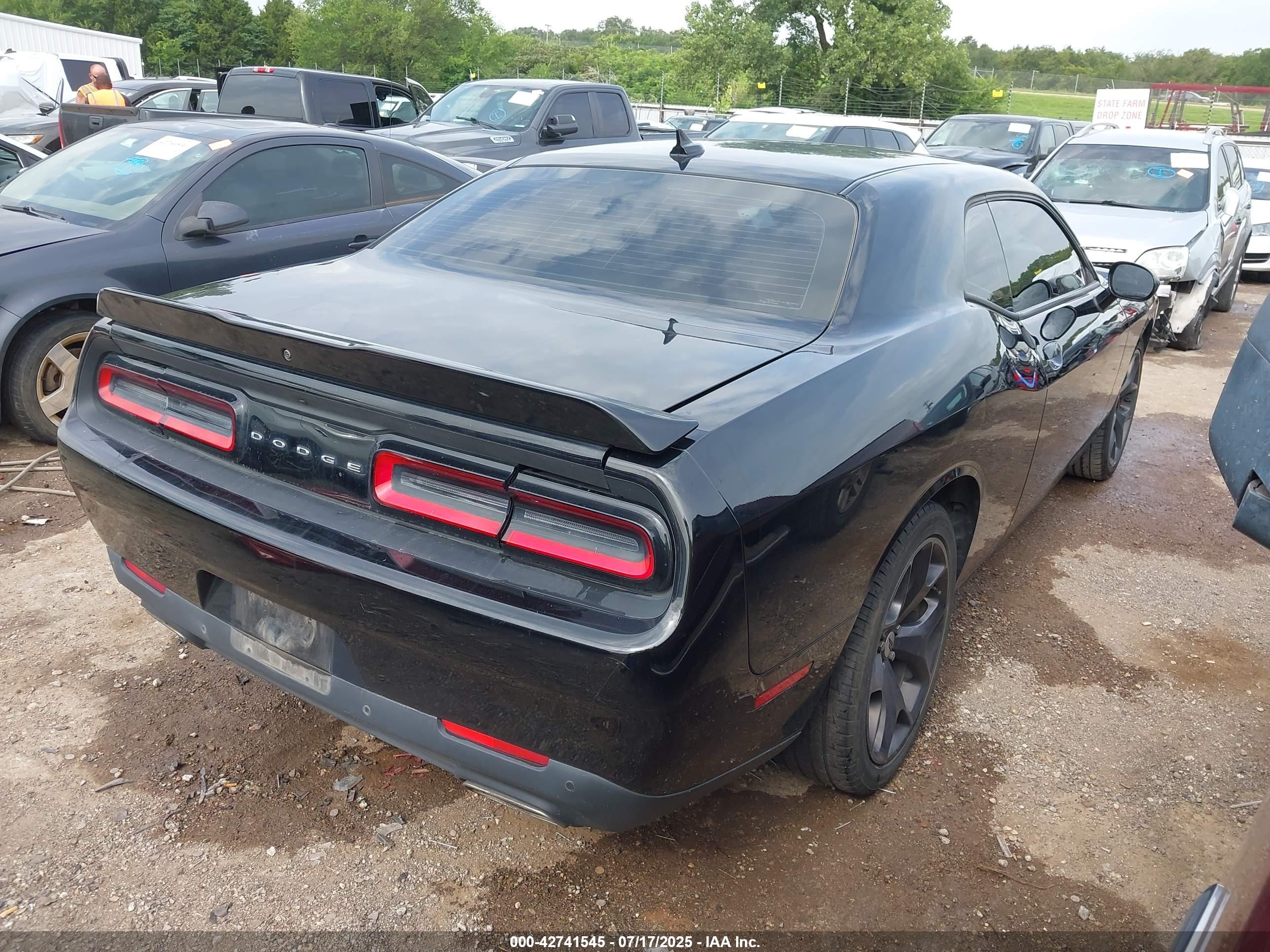 DODGE CHALLENGER image 4
