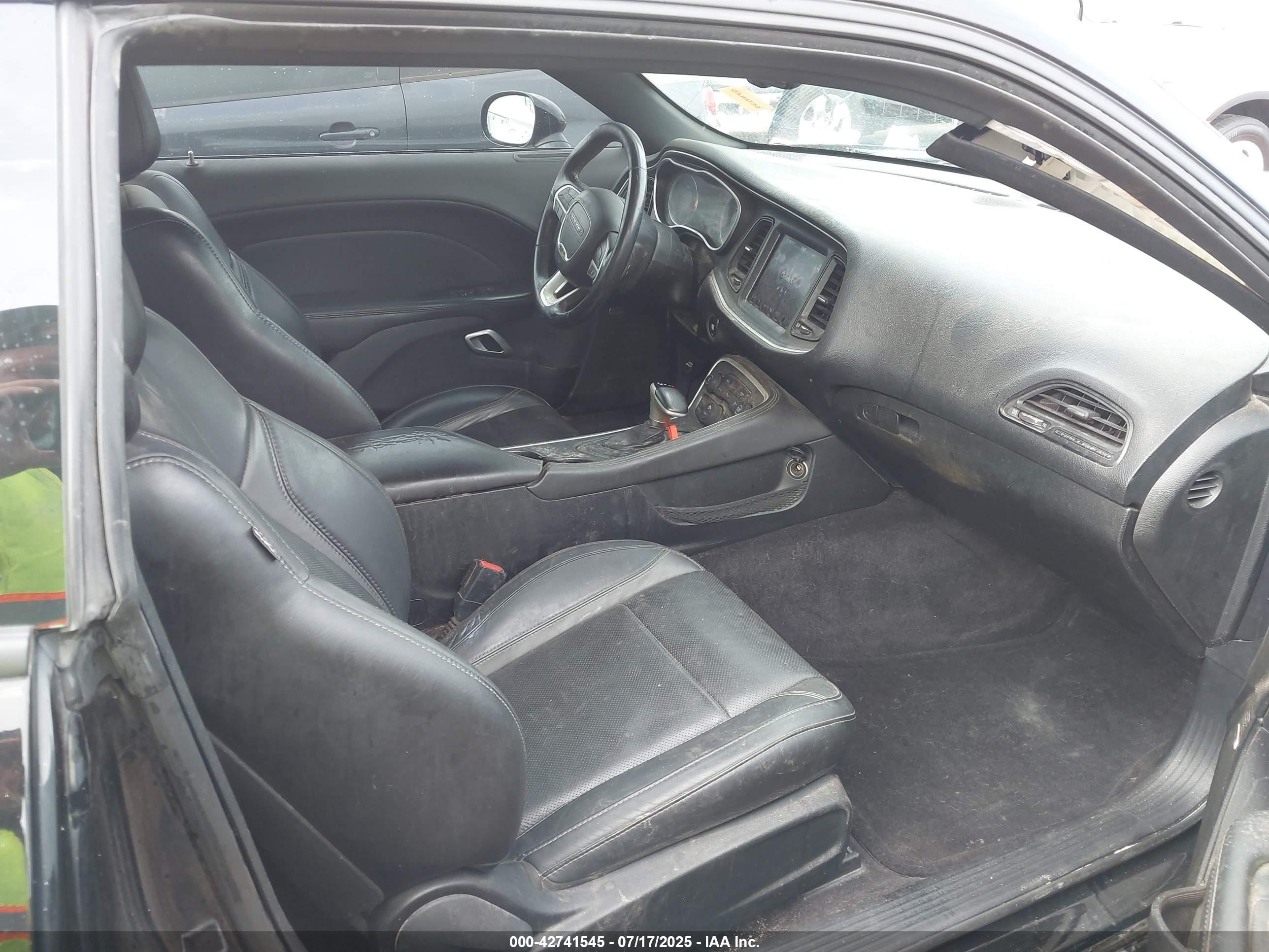 DODGE CHALLENGER image 5
