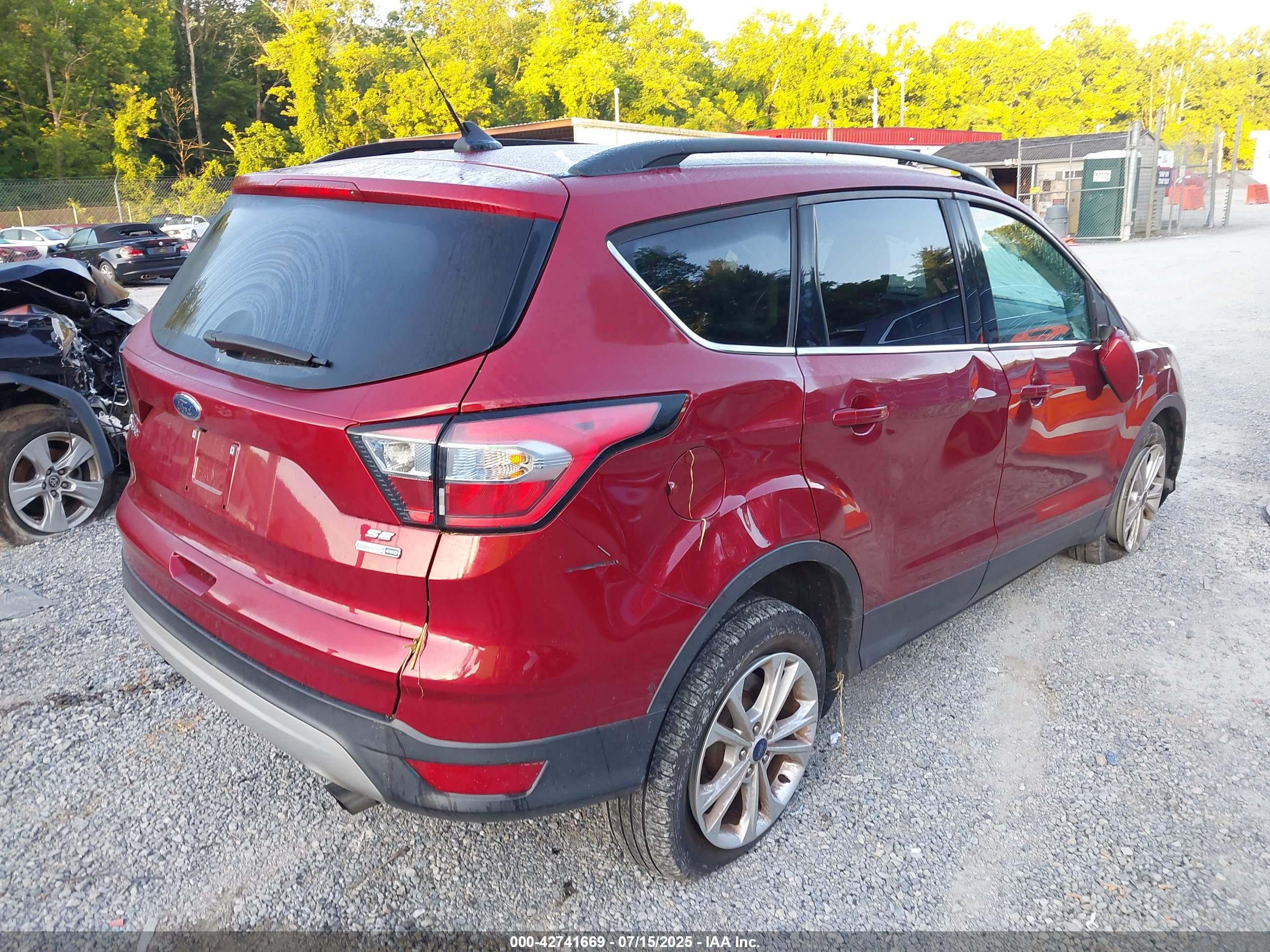 FORD ESCAPE image 4