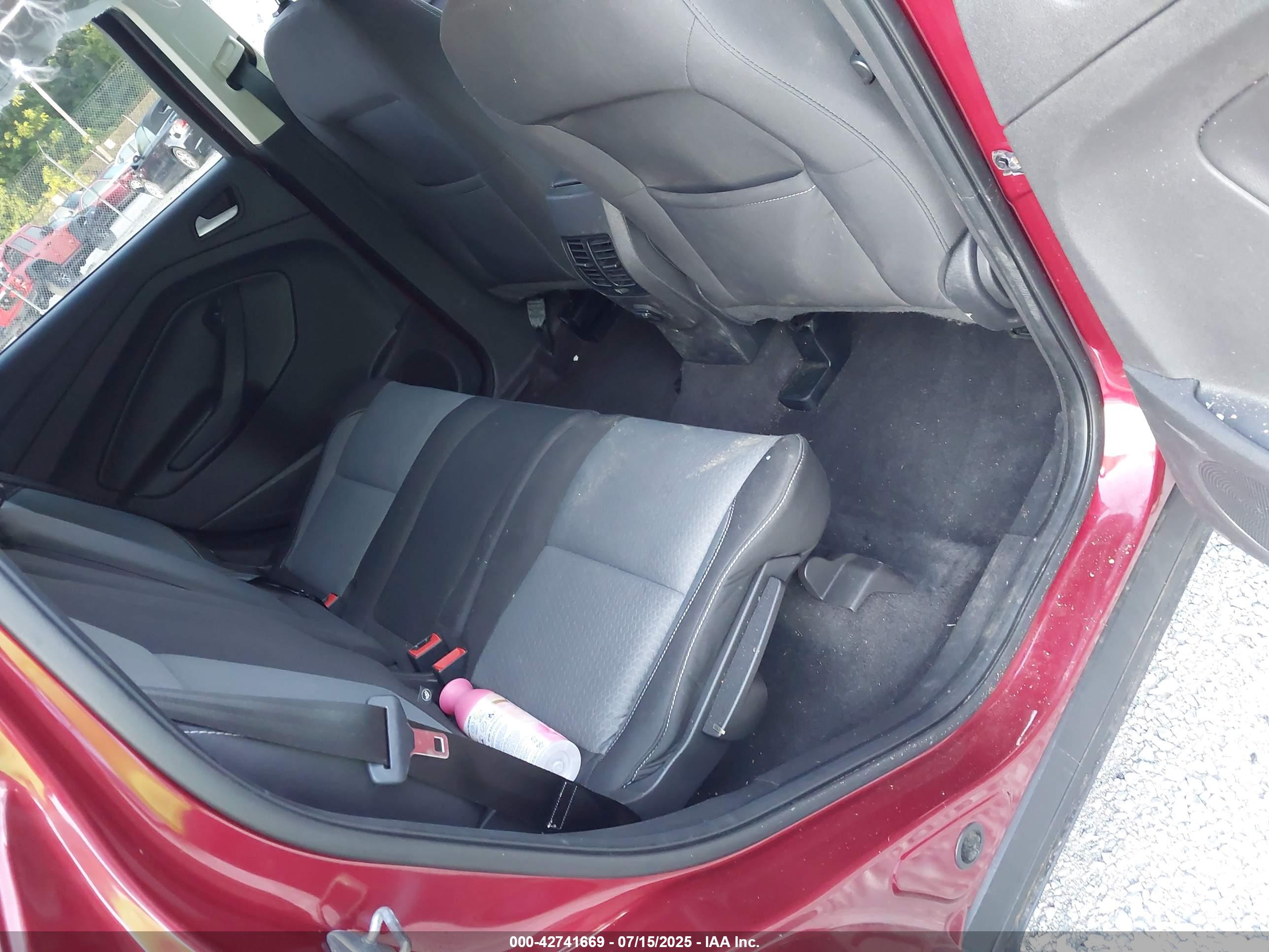 FORD ESCAPE image 8