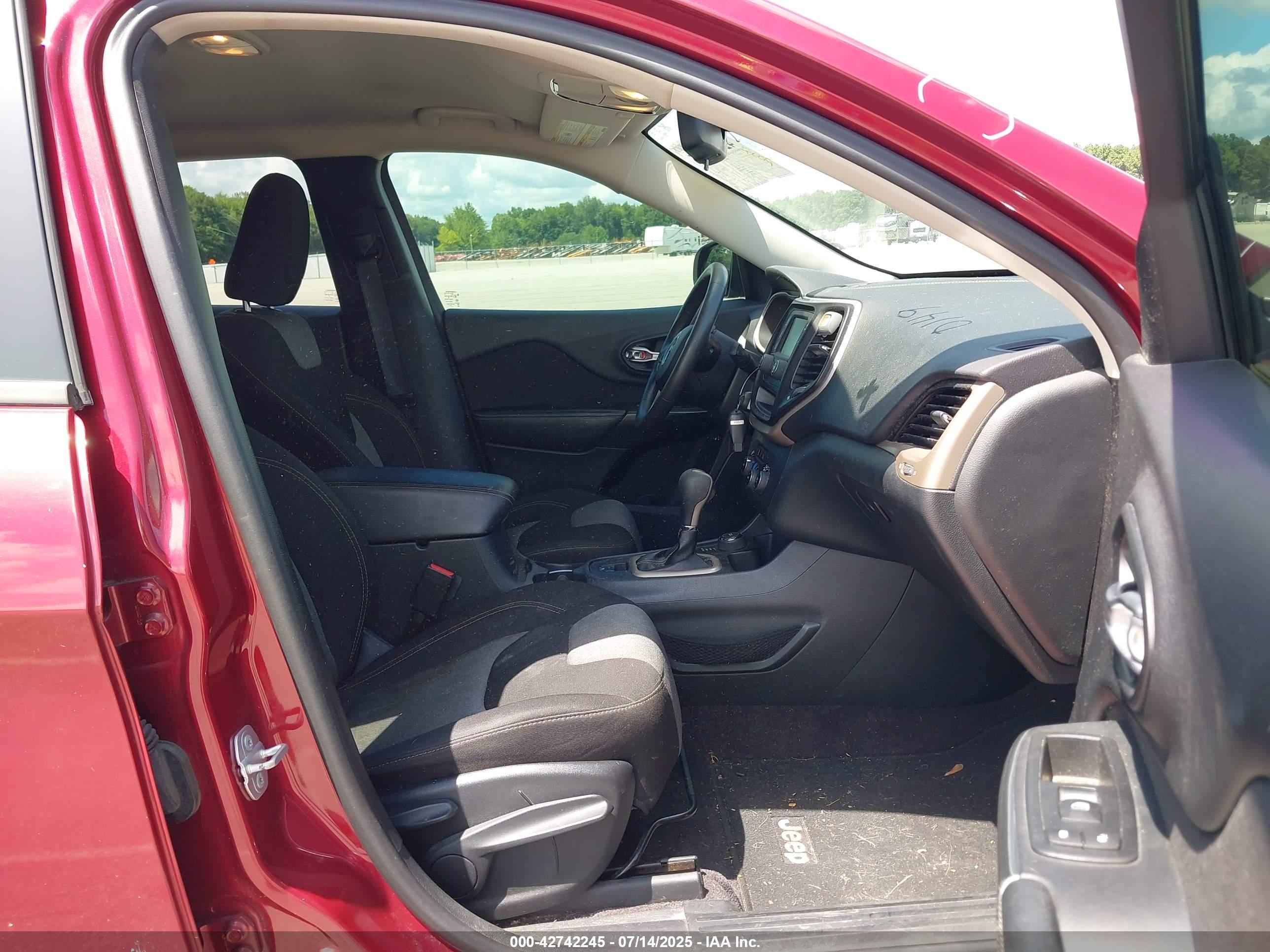 JEEP CHEROKEE image 5