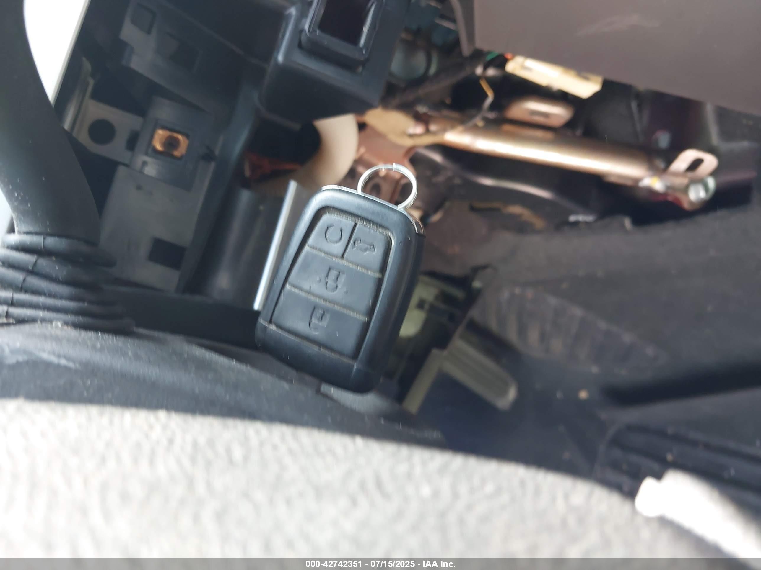PONTIAC G8 image 11