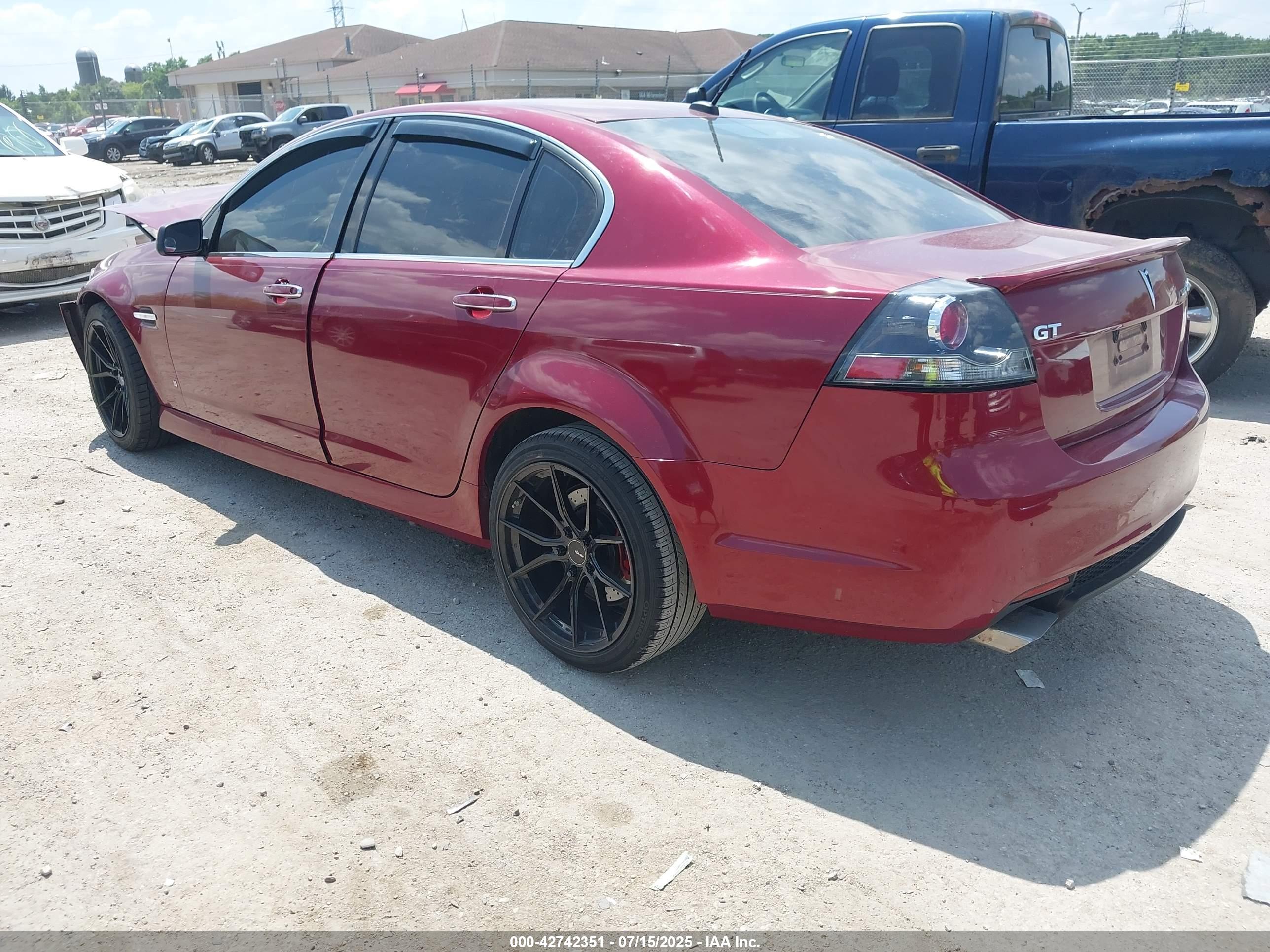 PONTIAC G8 image 3