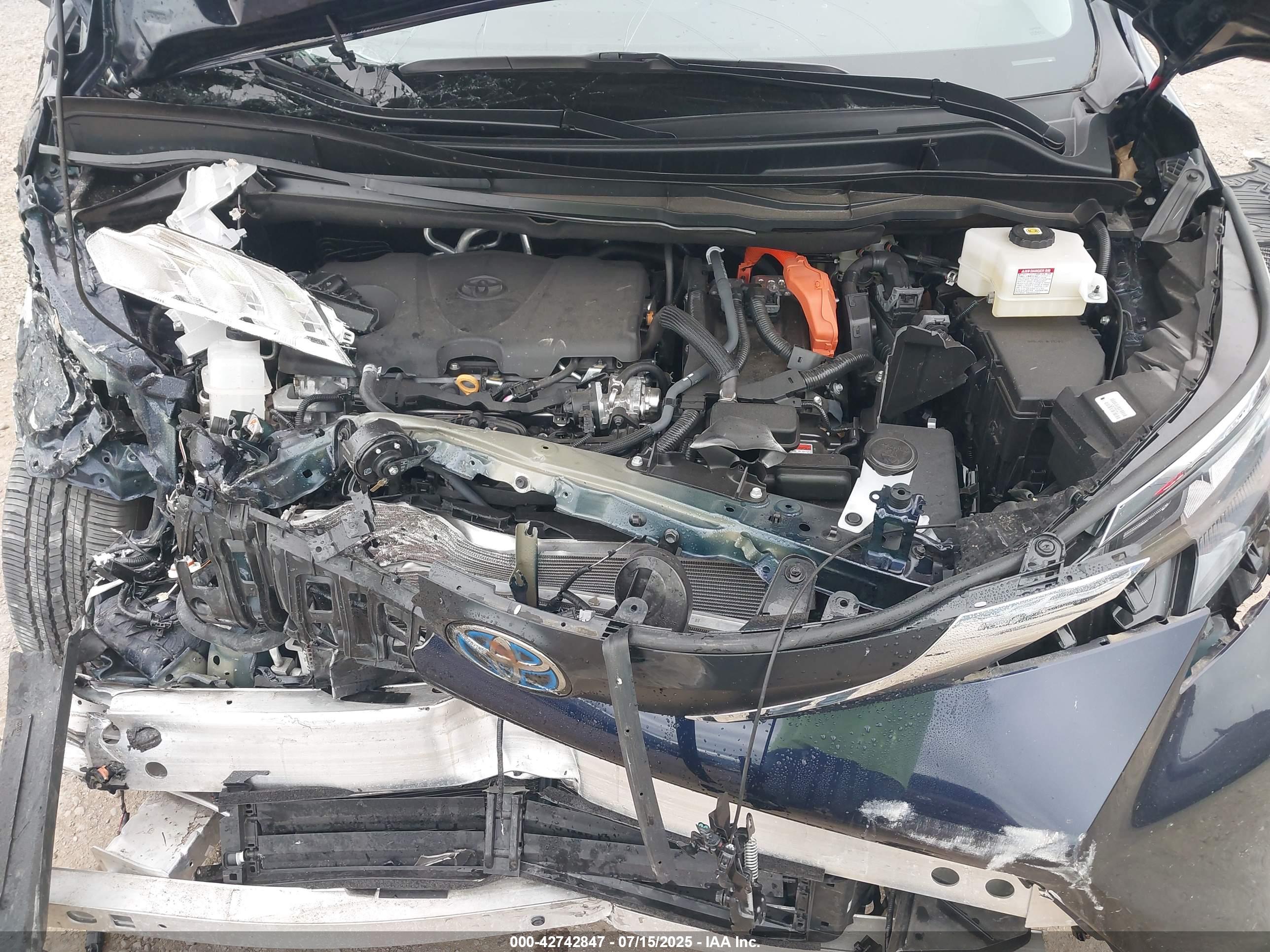 TOYOTA SIENNA image 10